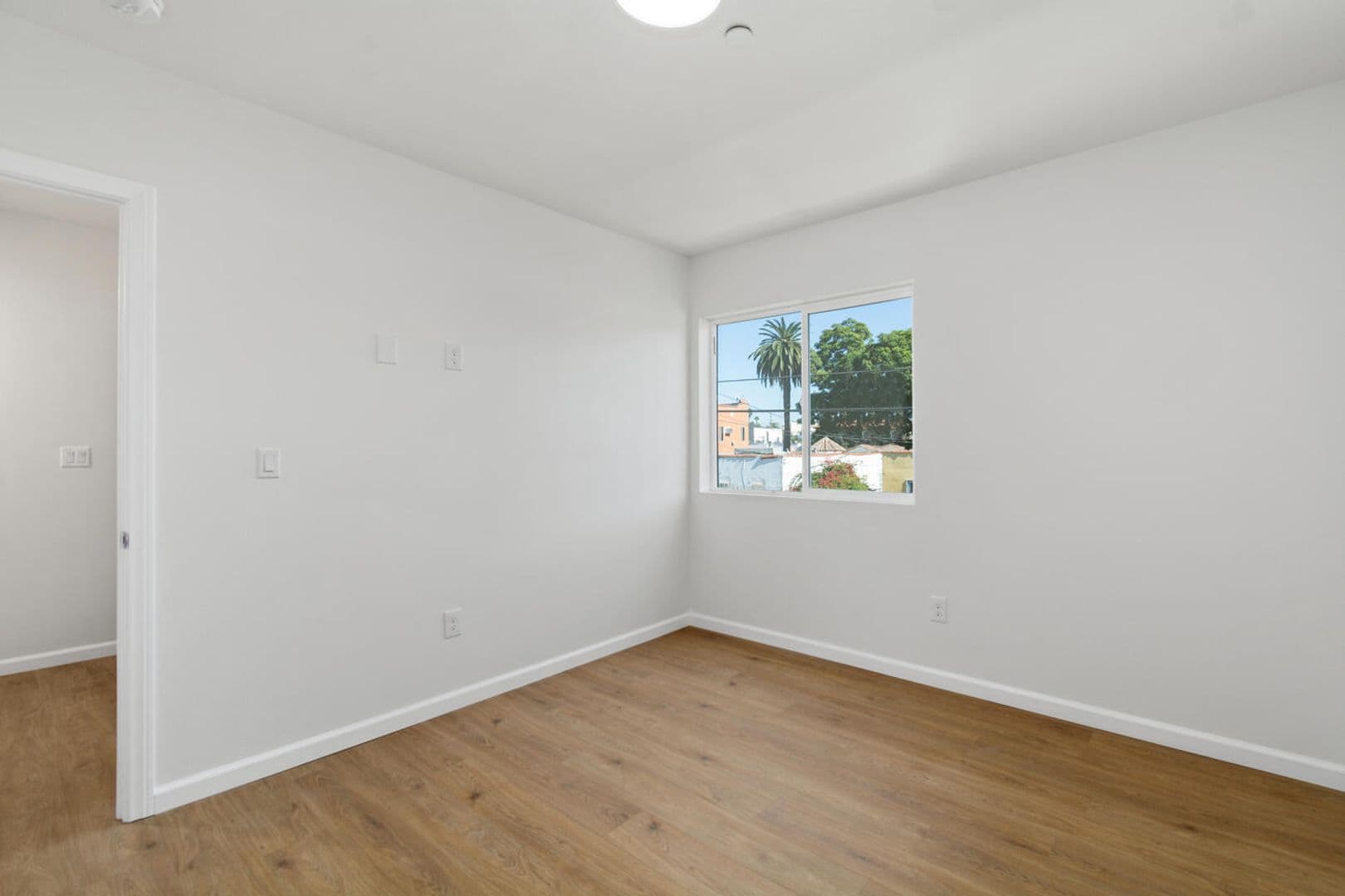 Los Angeles Apartment: 2638 Virginia Rd