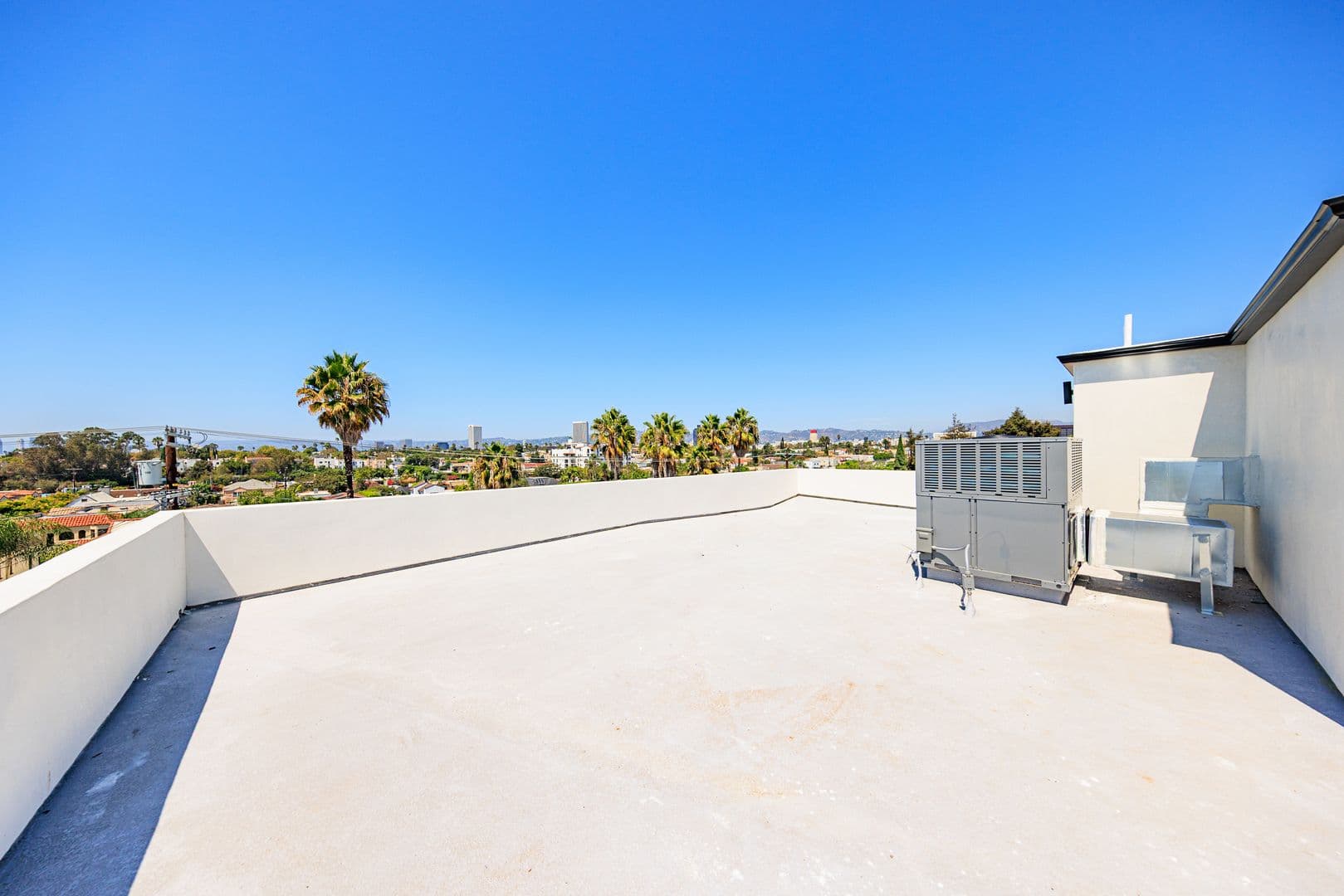Los Angeles Apartment: 1259 S. Longwood Ave