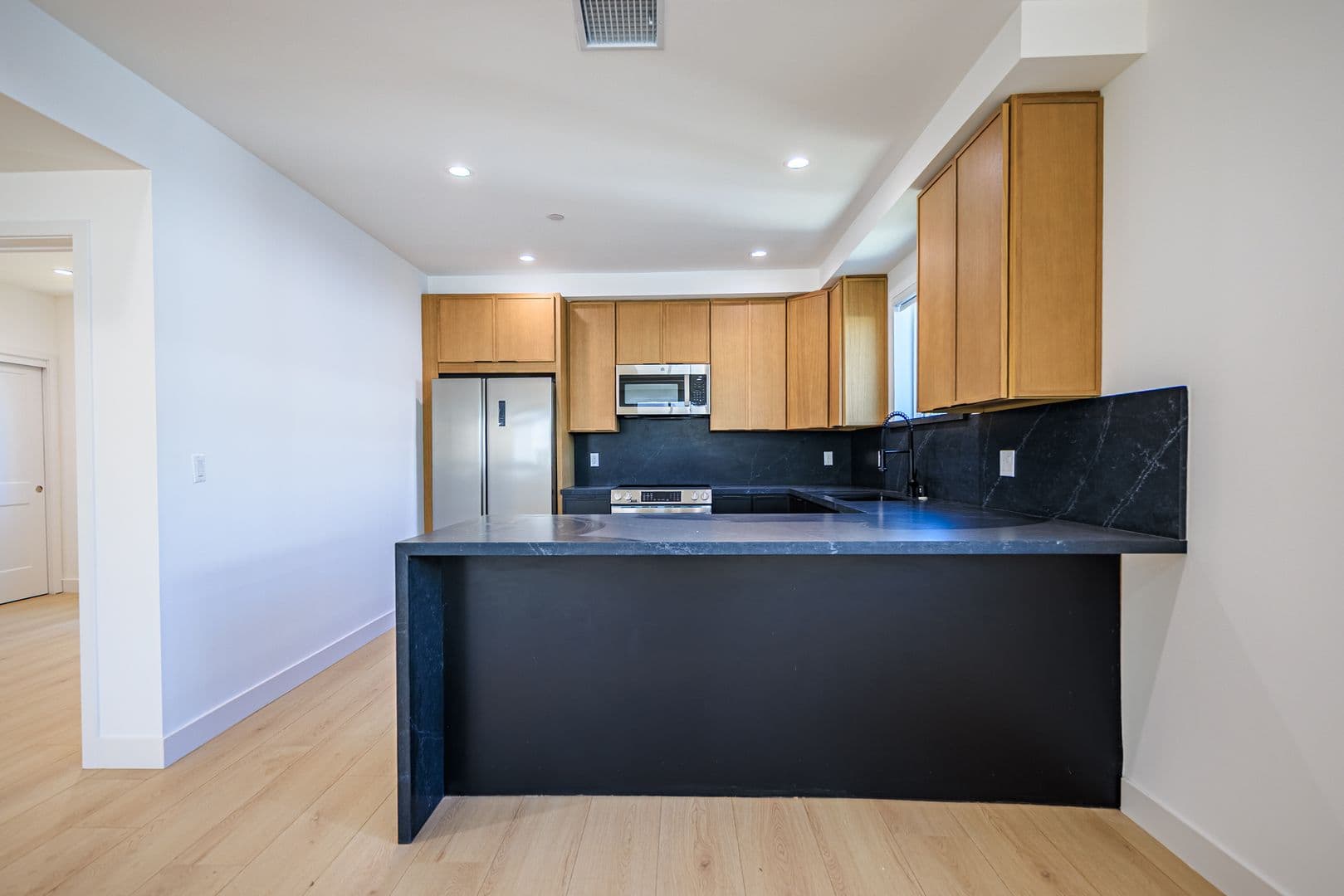 Los Angeles Apartment: 1021 S. Citrus Ave.