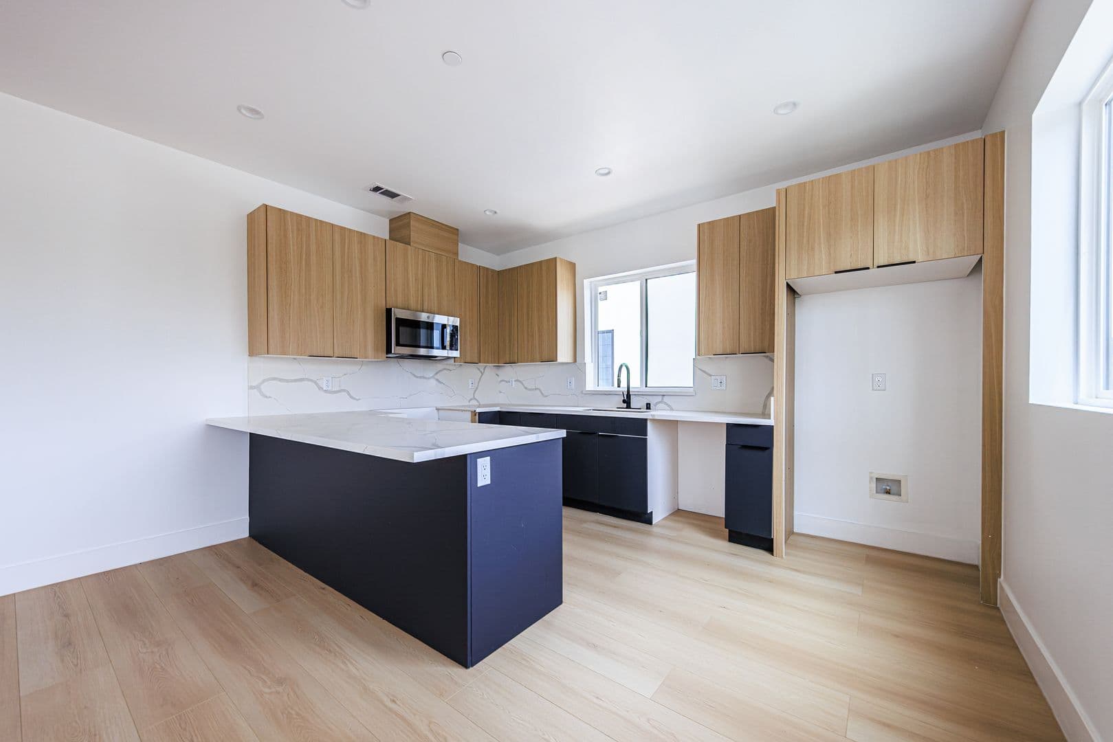 Los Angeles Apartment: 1015 S. Citrus Ave