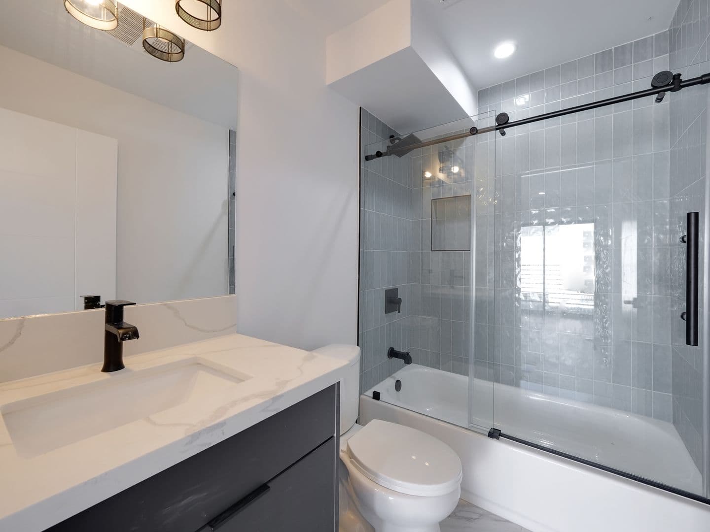 Los Angeles Apartment: 1856 S. Redondo Blvd