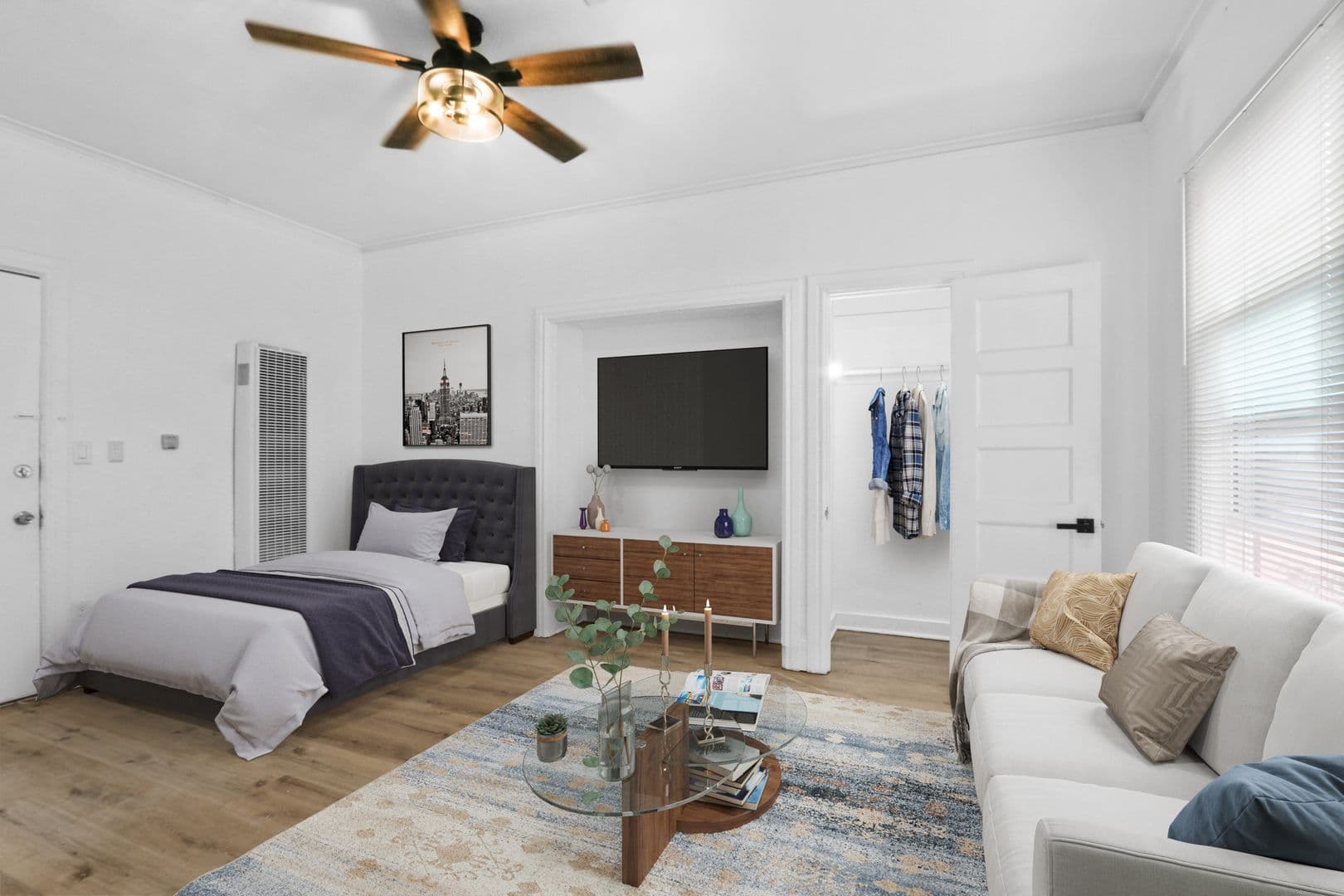 Los Angeles Apartment: 1346 4th St