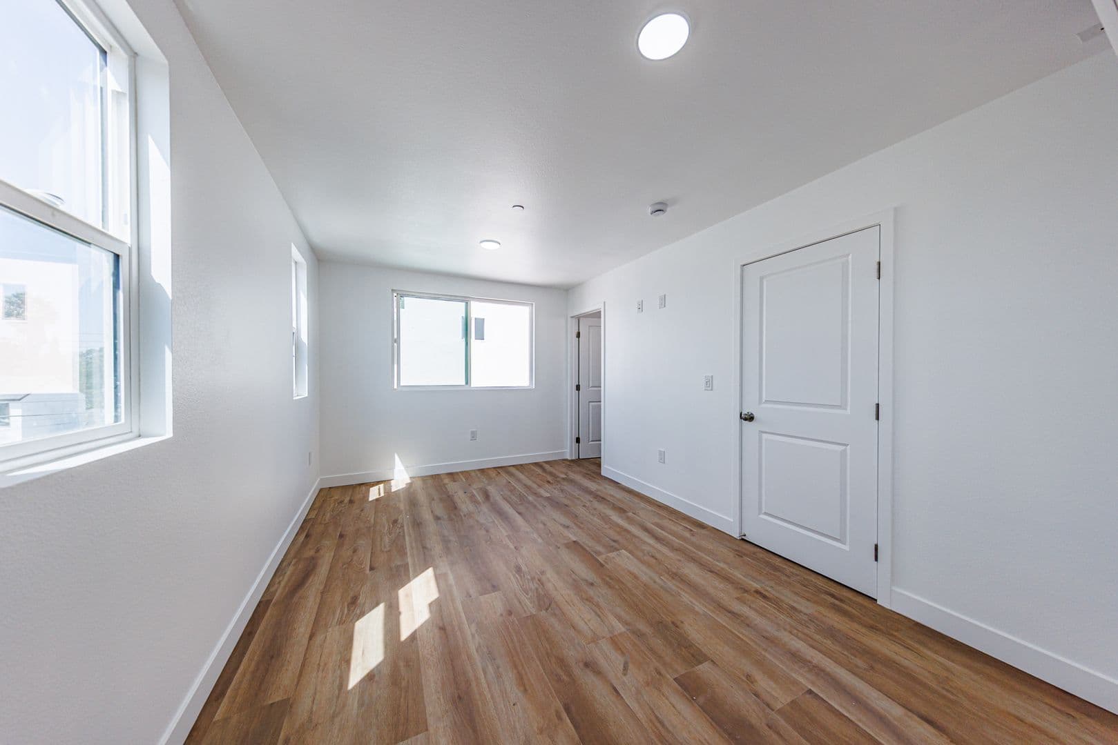 Los Angeles Townhome: 5327 Geer St