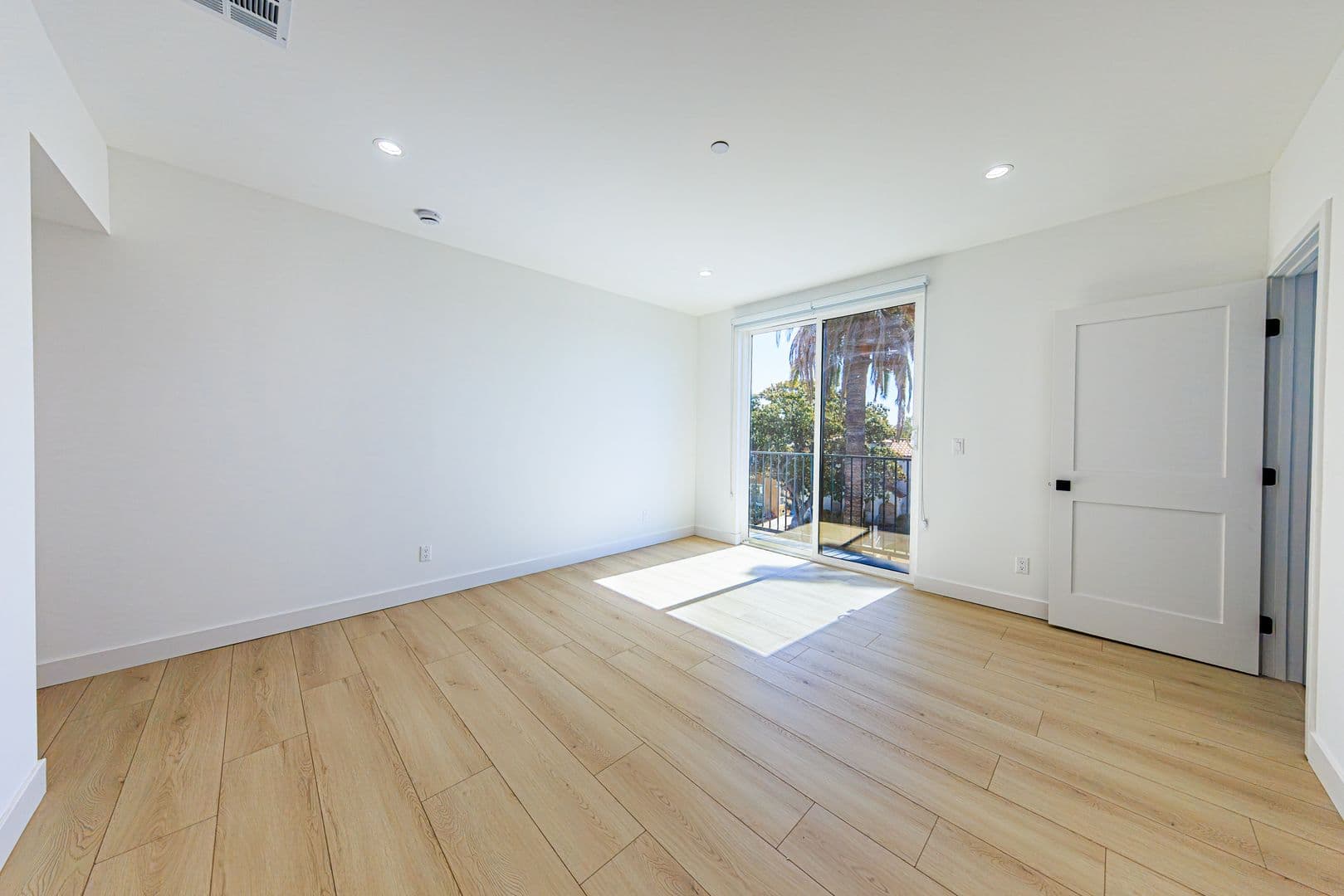 Los Angeles Apartment: 1021 S. Citrus Ave.