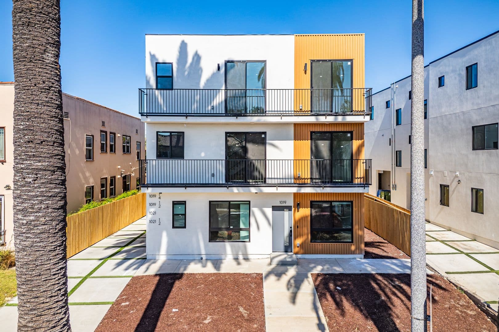 Los Angeles Apartment: 1021 S. Citrus Ave.
