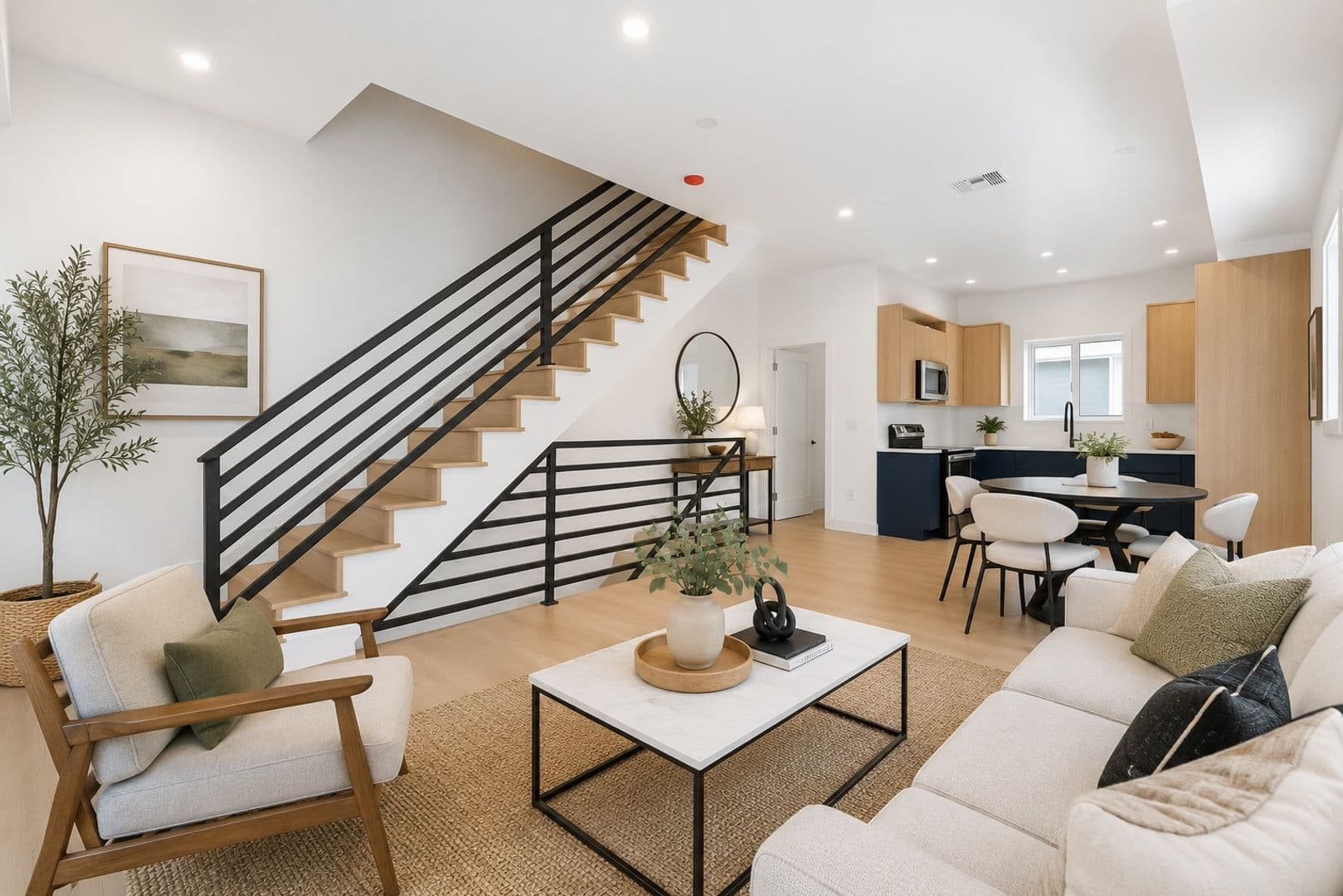Los Angeles Townhome: 2637 S Garth Ave