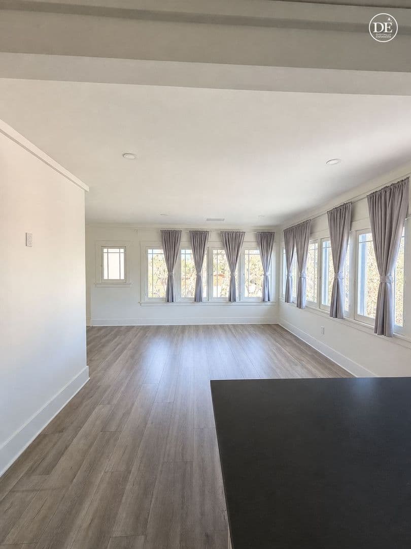 Los Angeles Apartment: 1112 Browning Blvd