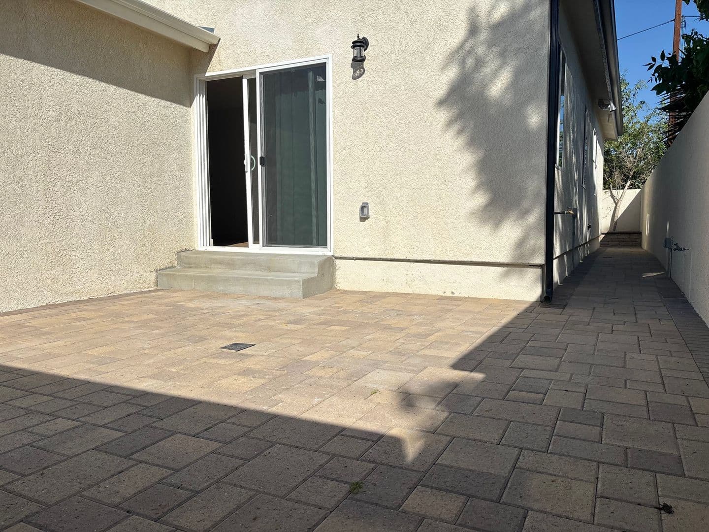 Sun Valley House: 11246 Lull Street