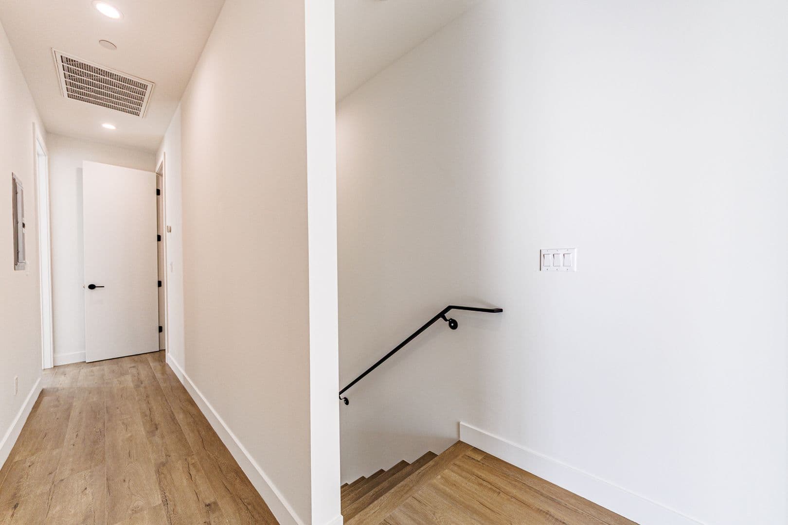 Los Angeles Apartment: 4514 Lomita St