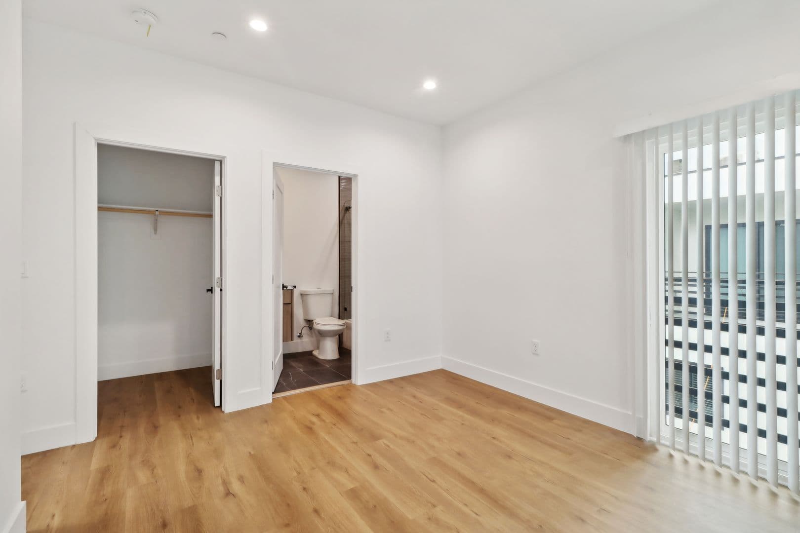 Los Angeles Apartment: 4512 St. Elmo Dr