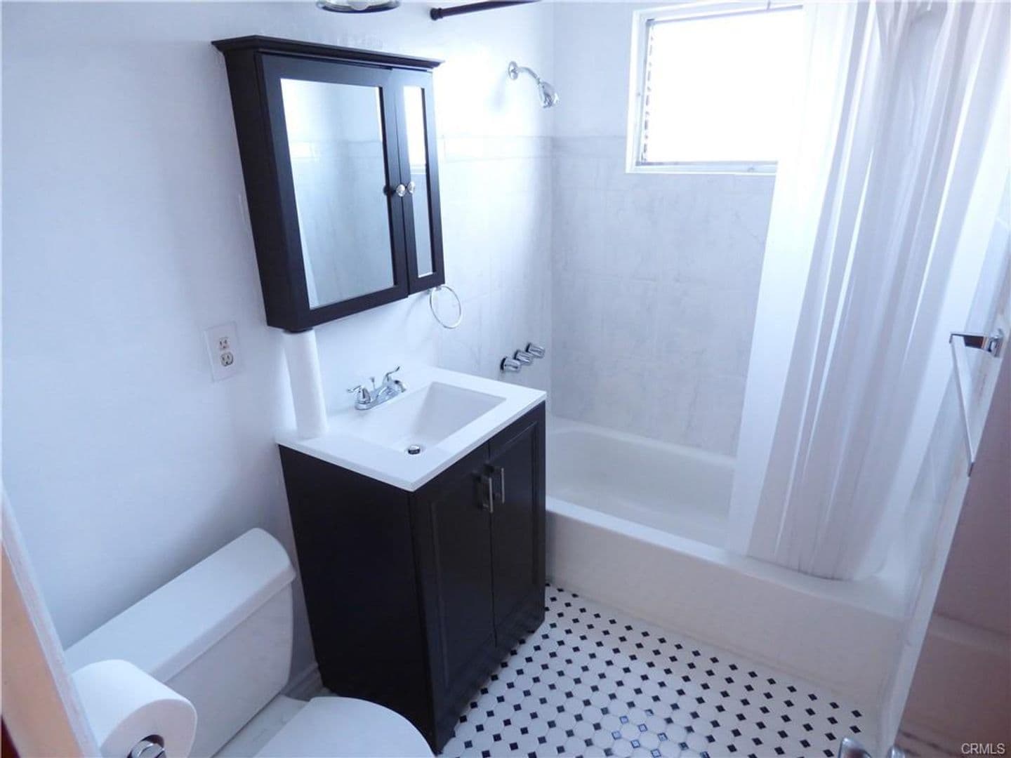 Los Angeles Apartment: 5832 Camerford Ave