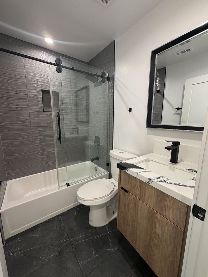 Los Angeles Apartment: 4512 St. Elmo Dr