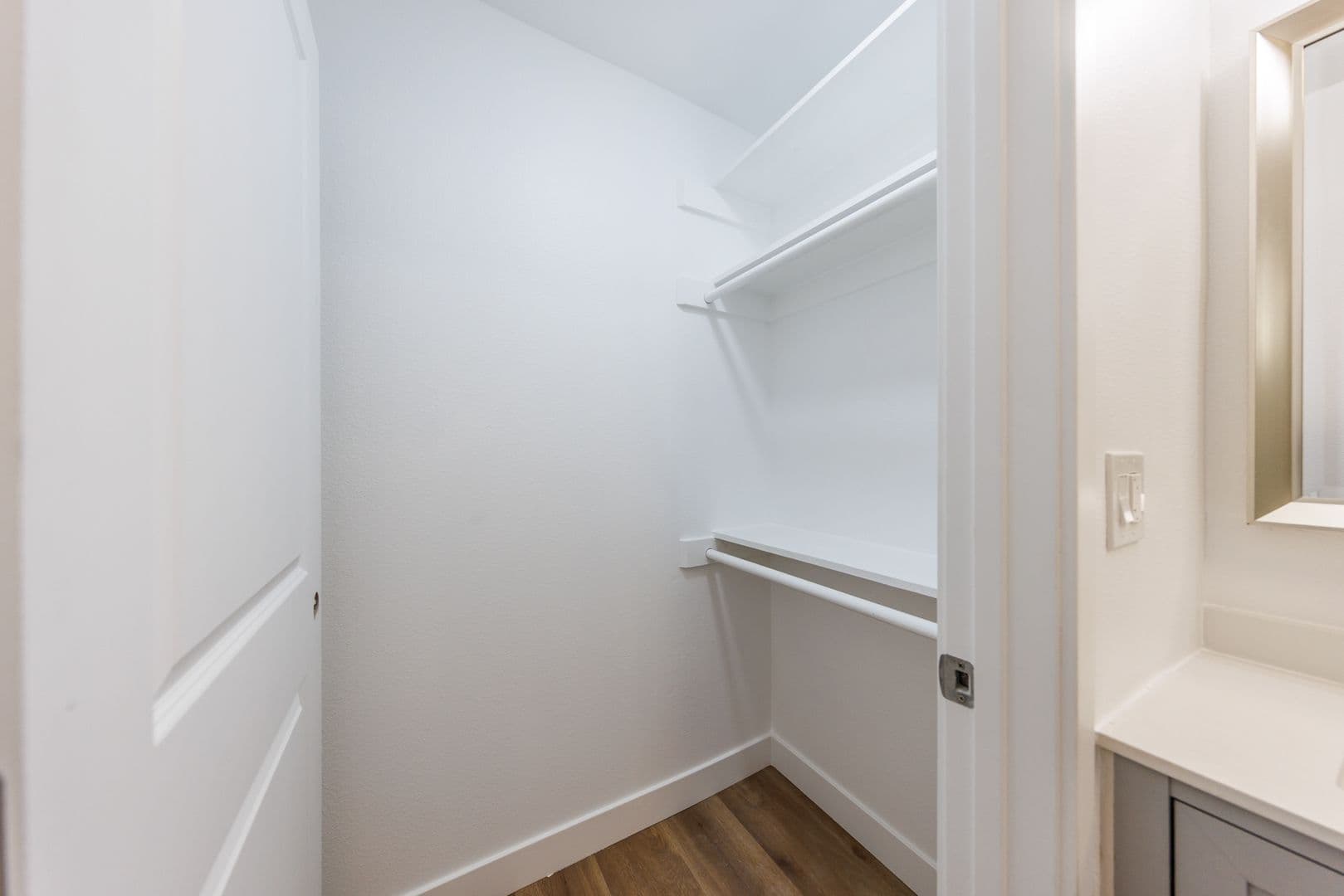 Los Angeles Townhome: 5327 Geer St