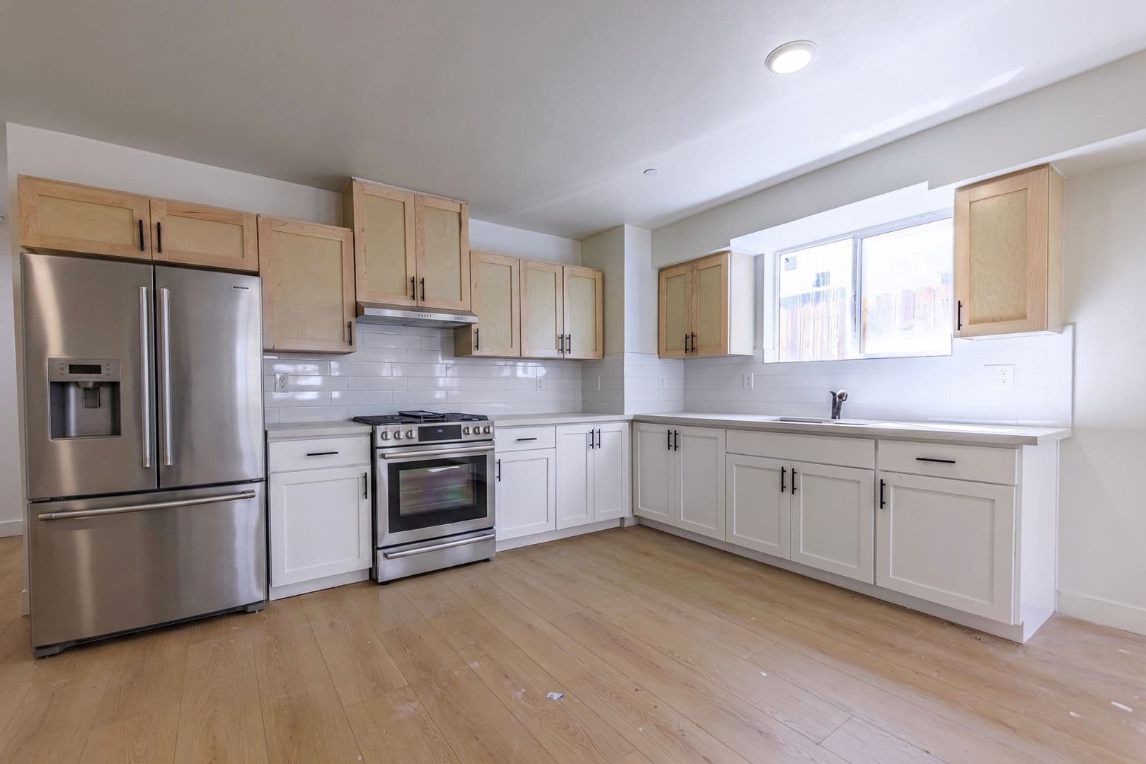 Los Angeles Townhome: 1652 Murchison St