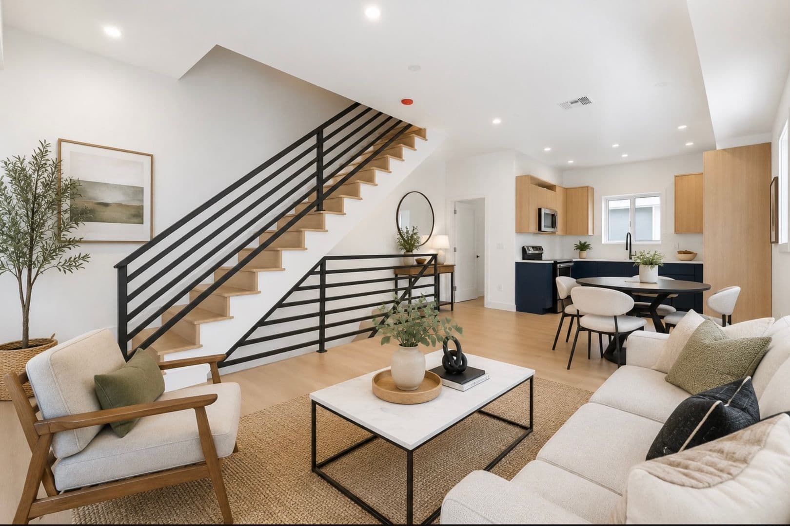 Los Angeles Townhome: 2637 S Garth Ave