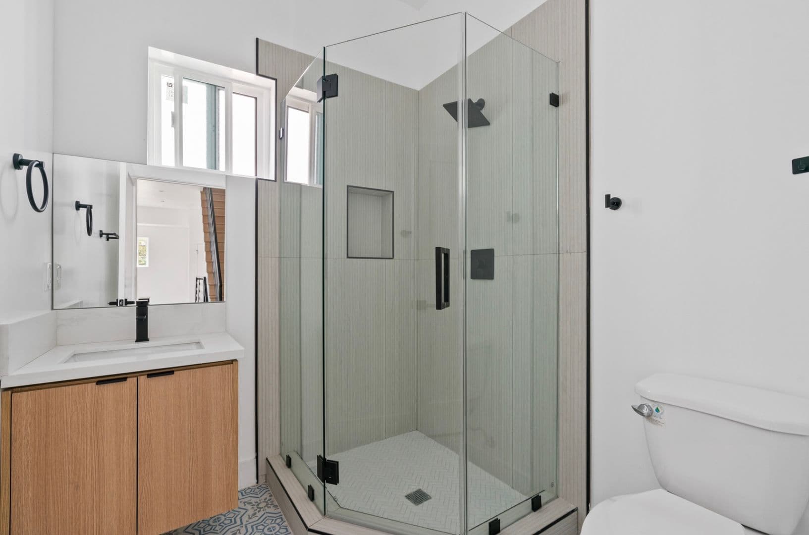 Los Angeles Townhome: 2637 S Garth Ave