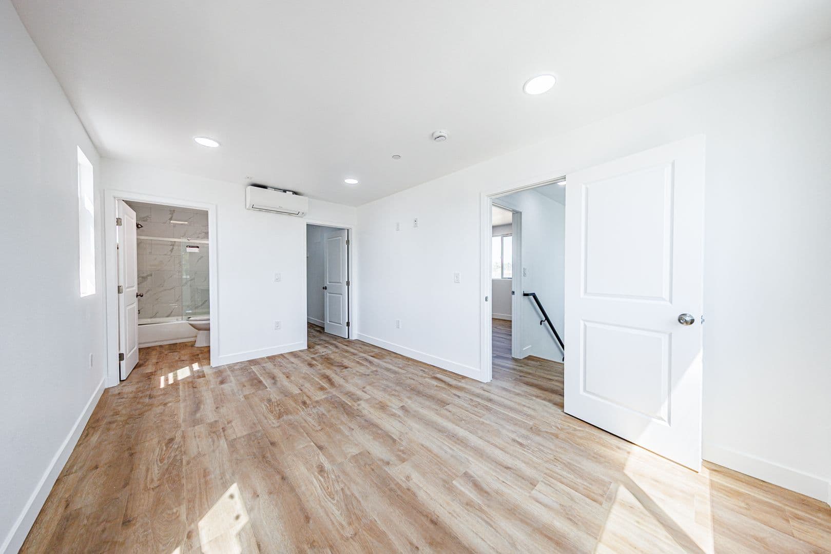 Los Angeles Townhome: 5327 Geer St