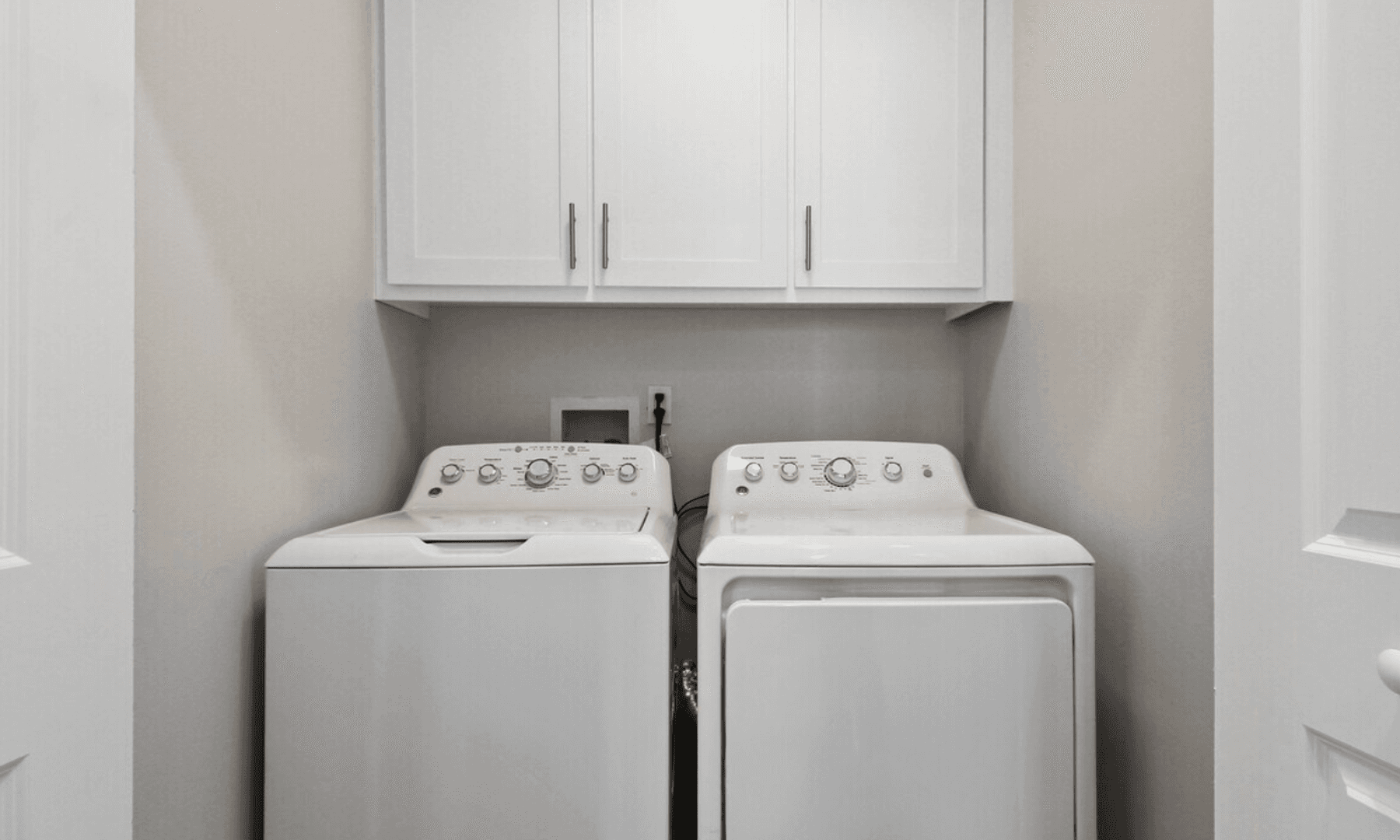 North Hollywood Apartment: 6841 Radford Ave