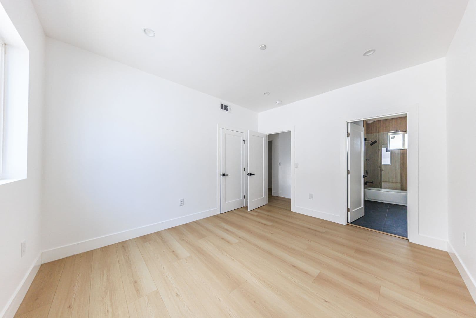 Los Angeles Apartment: 1015 S. Citrus Ave