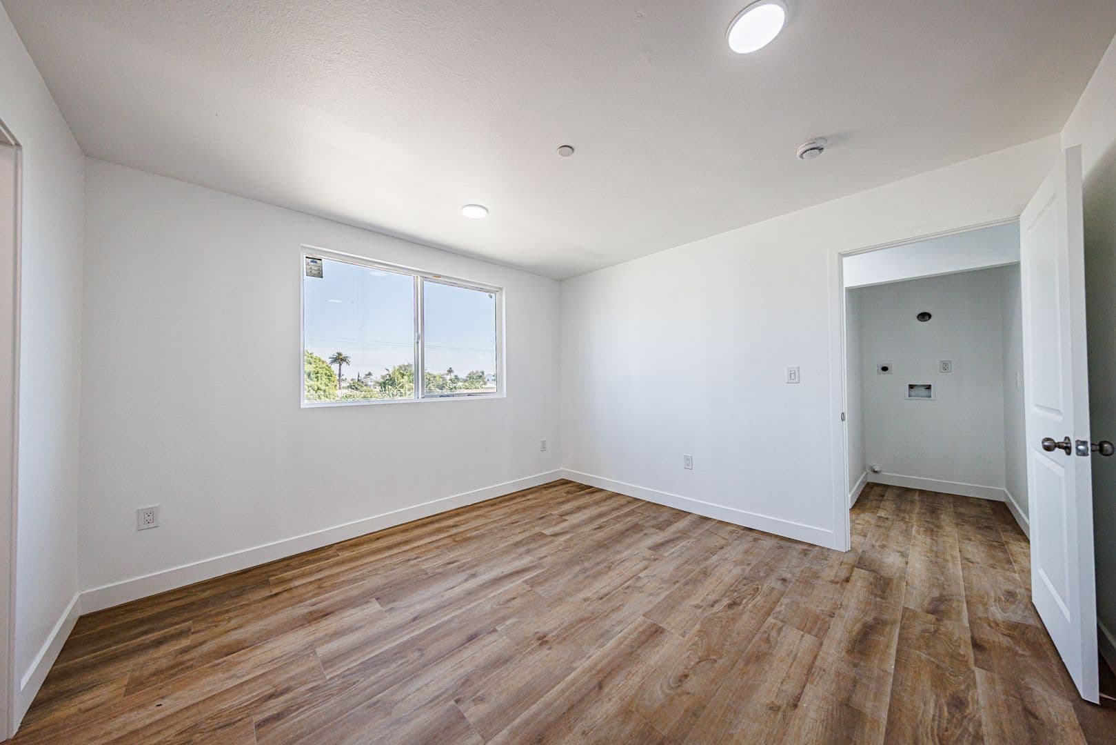 Los Angeles Townhome: 5327 Geer St
