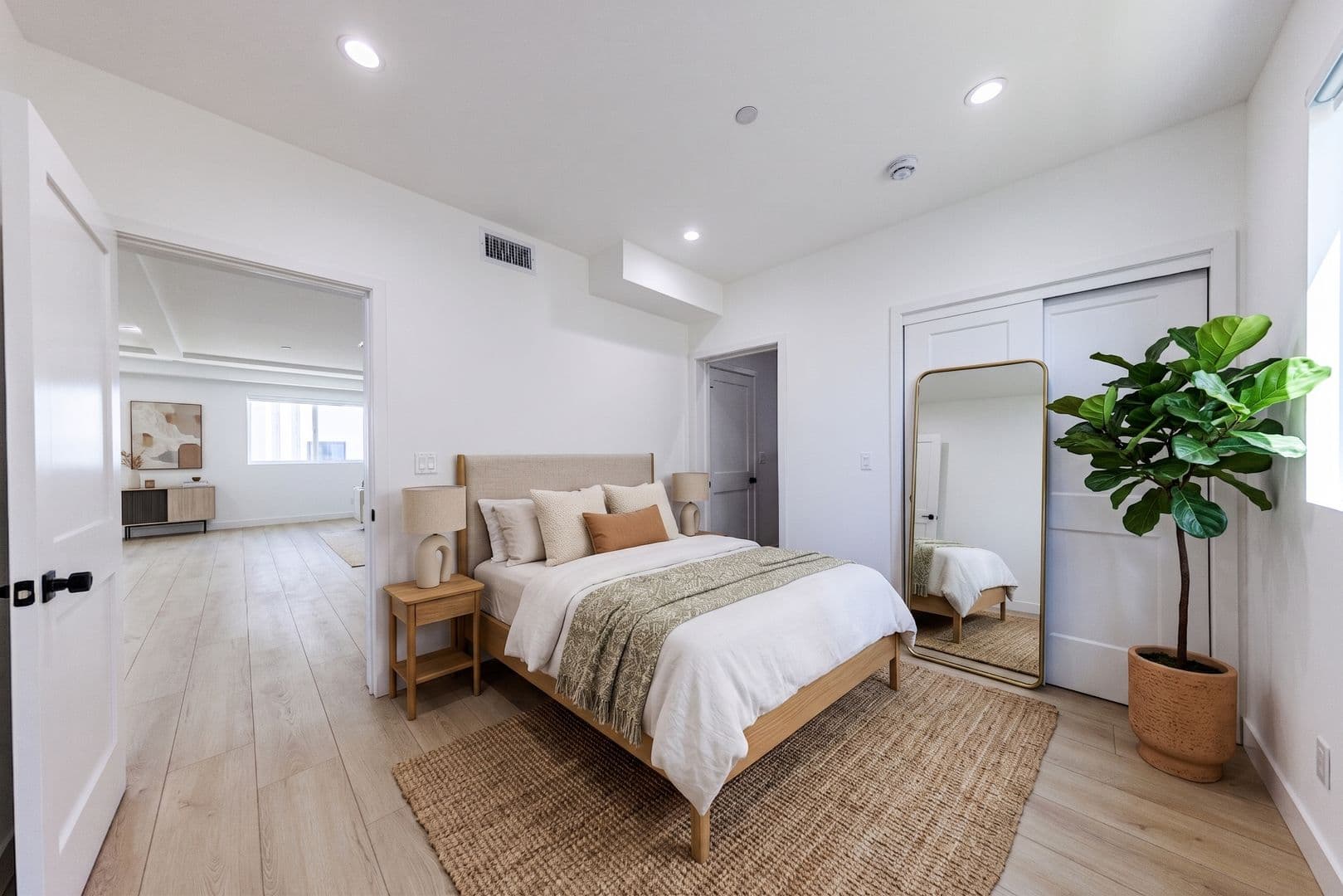 Los Angeles Apartment: 1021 S. Citrus Ave.