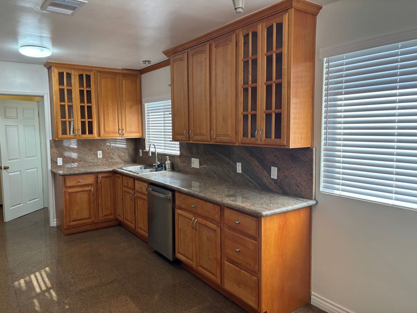Sun Valley House: 11248 Lull Street