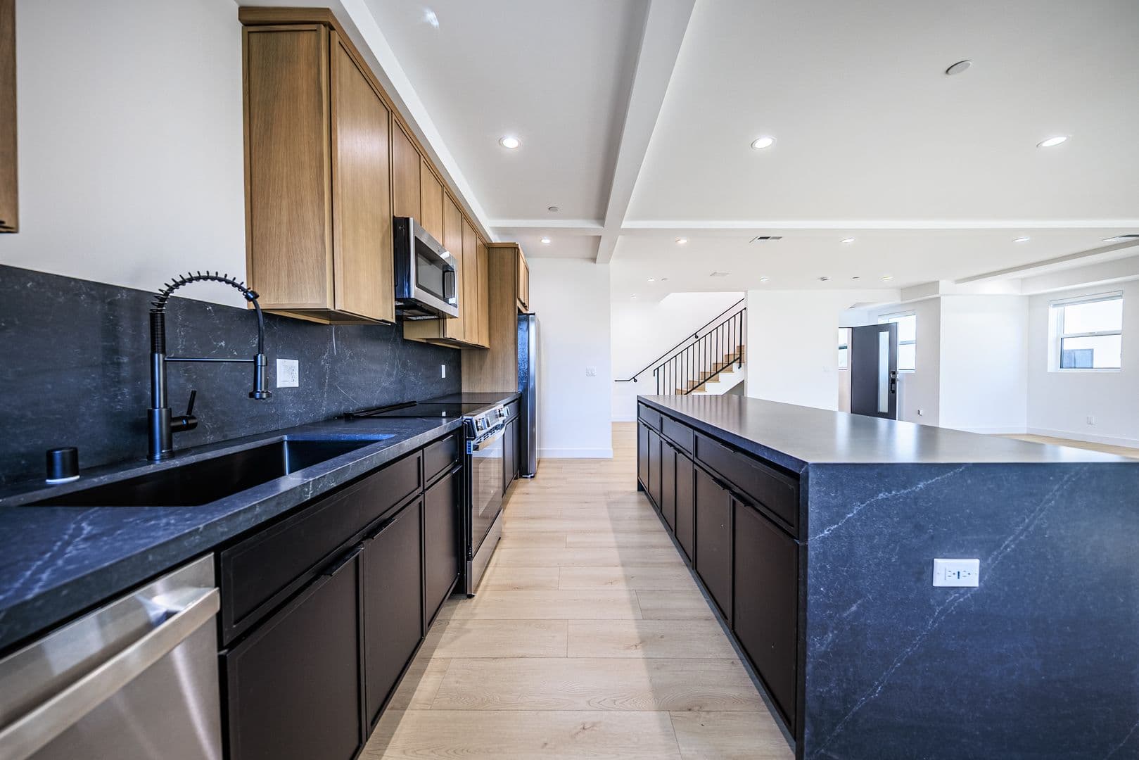 Los Angeles Apartment: 1021 S. Citrus Ave.