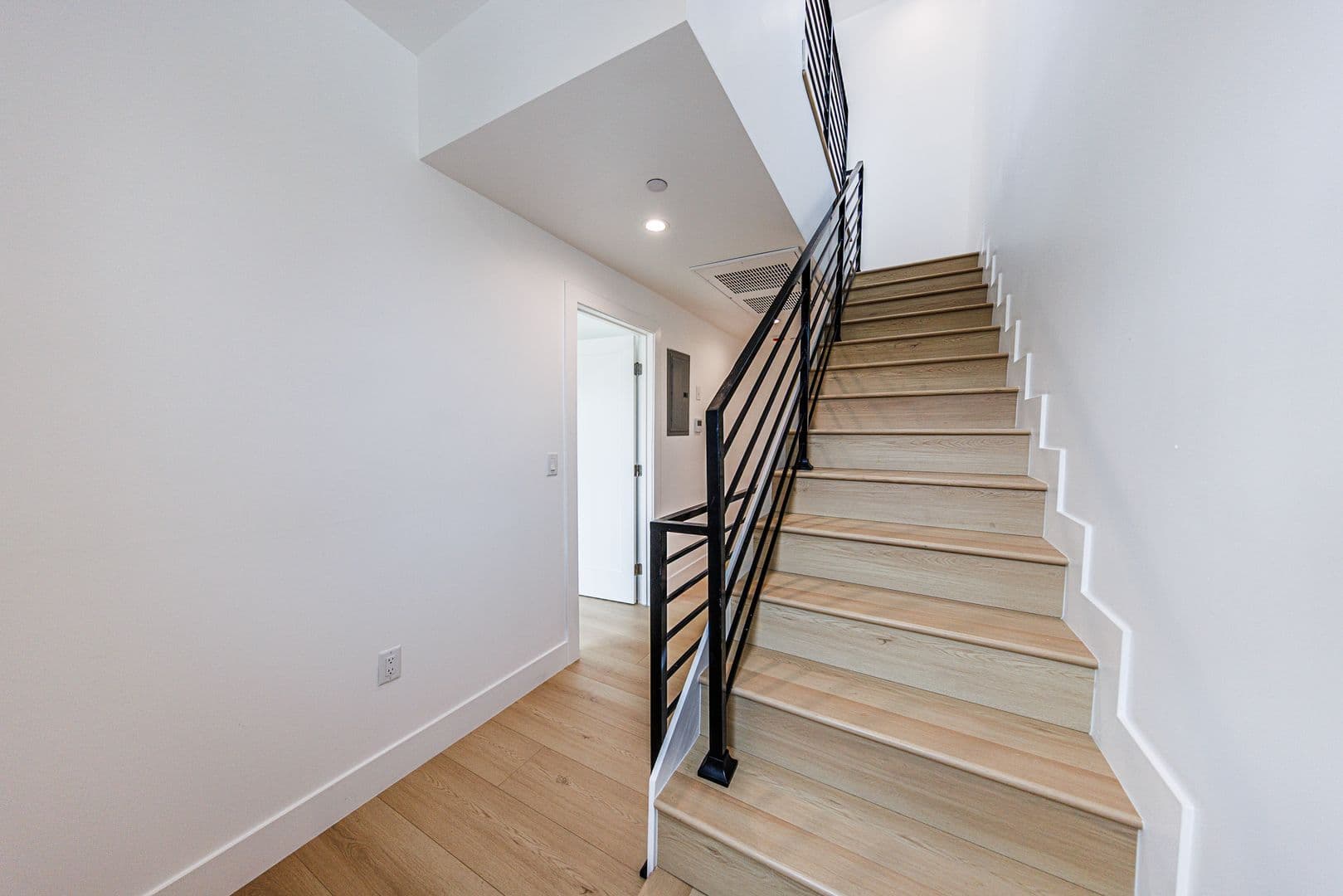 Los Angeles Apartment: 1065 S. Corning St