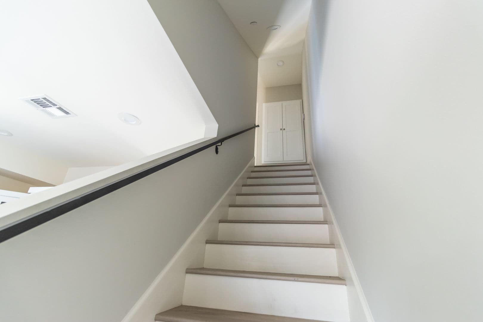 North Hollywood Townhome: 5132 Riverton Ave