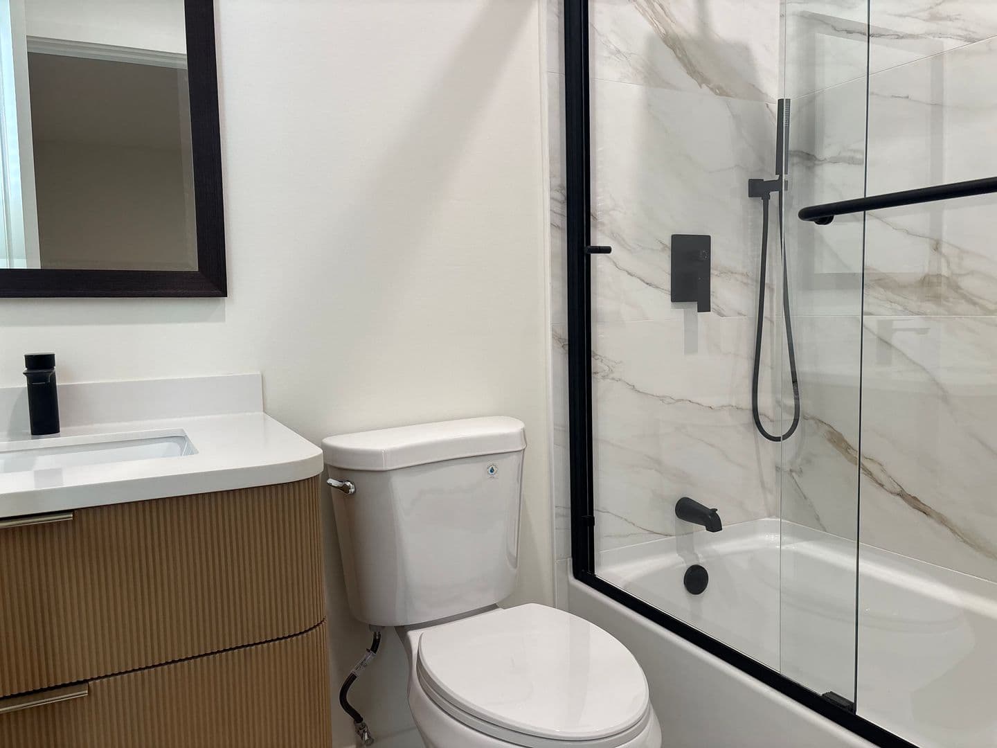 Sun Valley House: 11246 Lull Street