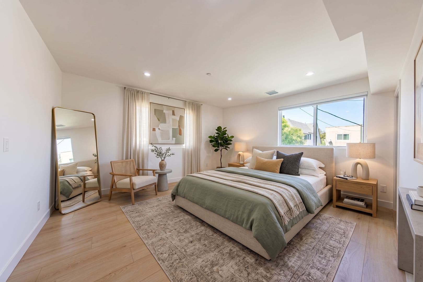 Los Angeles Apartment: 1021 S. Citrus Ave.