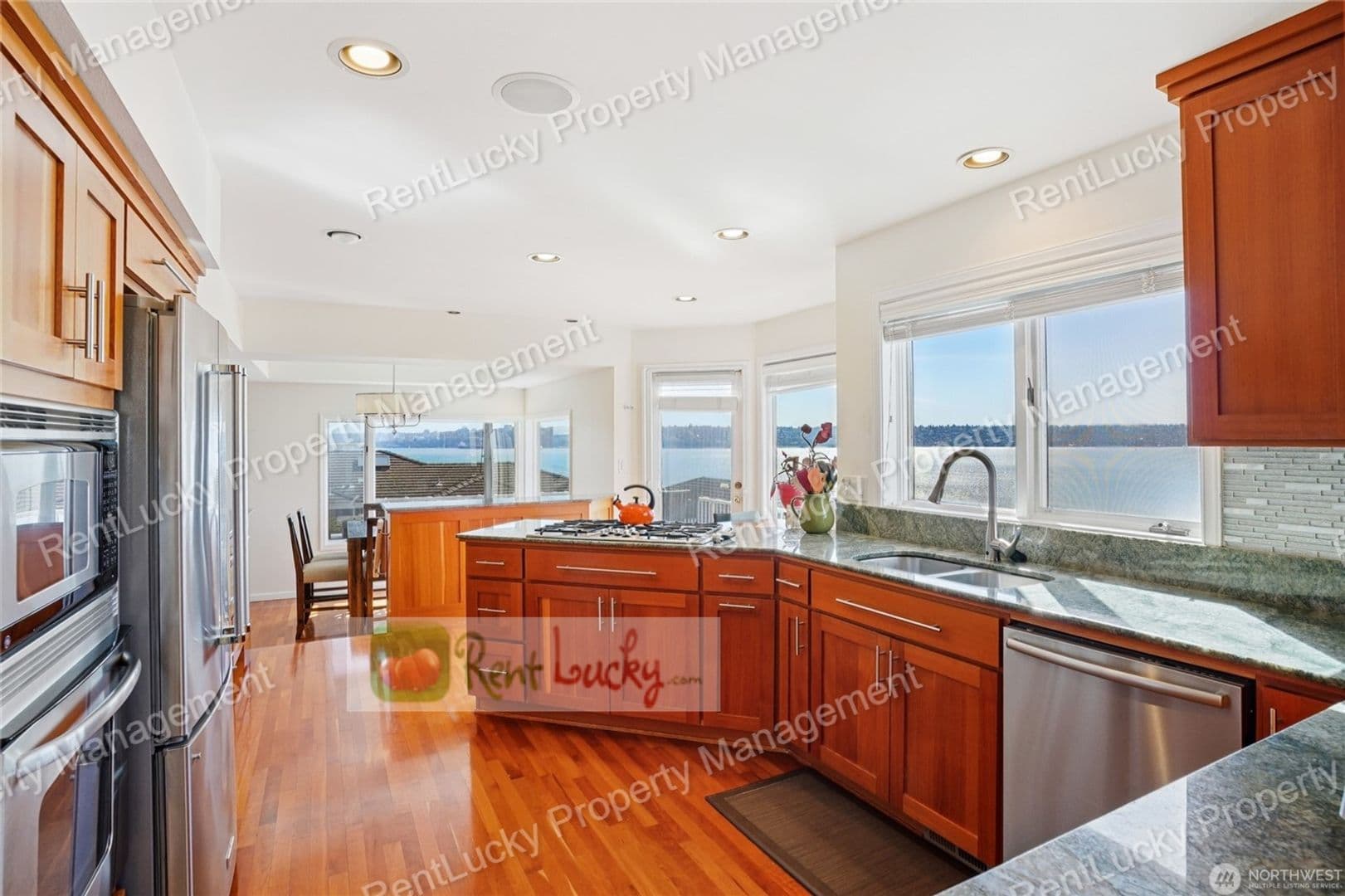 Tacoma House: 6412 E Side Dr NE