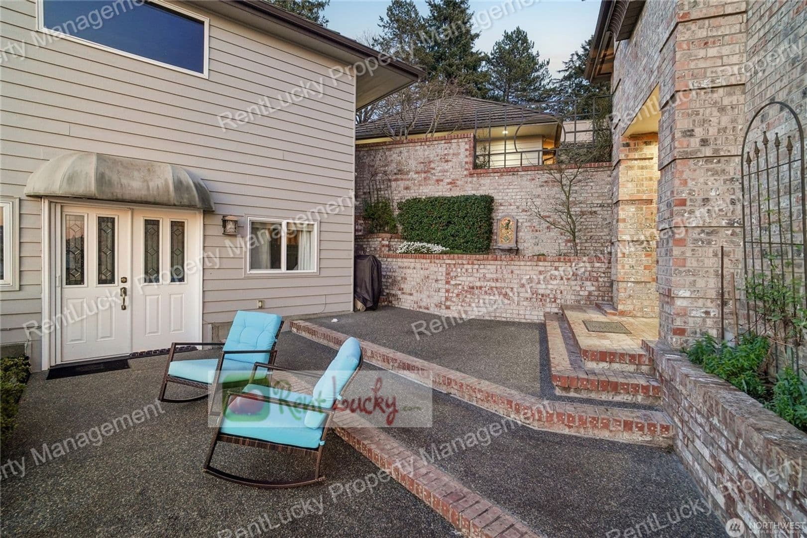Tacoma House: 6412 E Side Dr NE