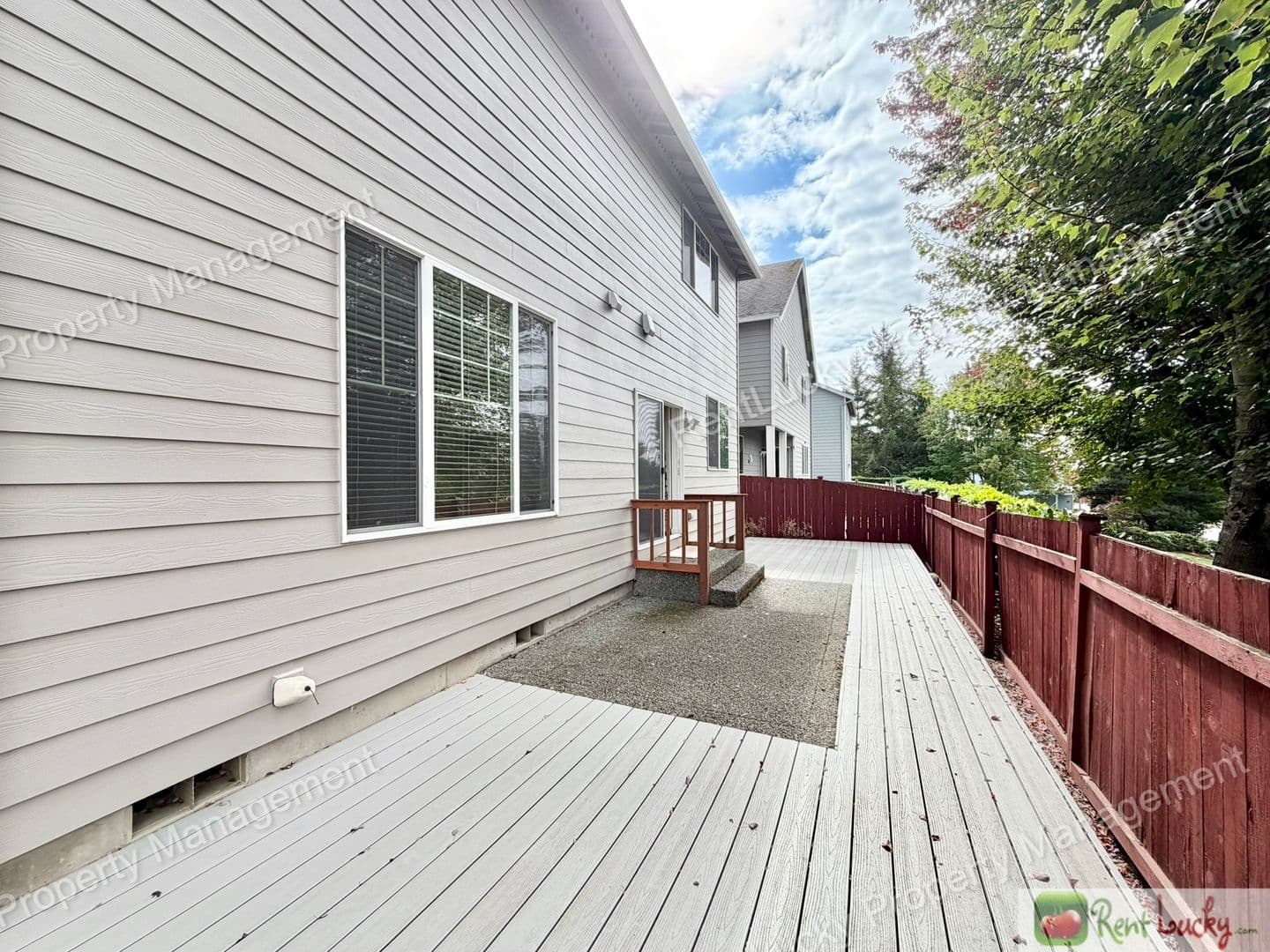 Bothell House: 16432 42nd Dr SE