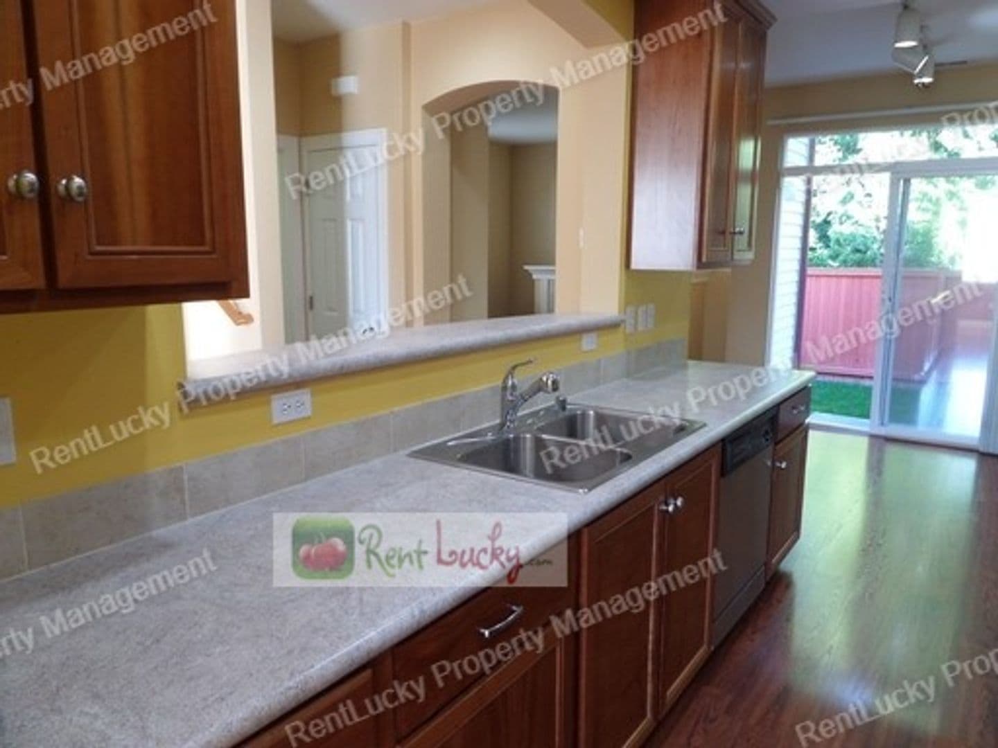 Auburn Townhome: 28700 34th Ave. S #F-1
