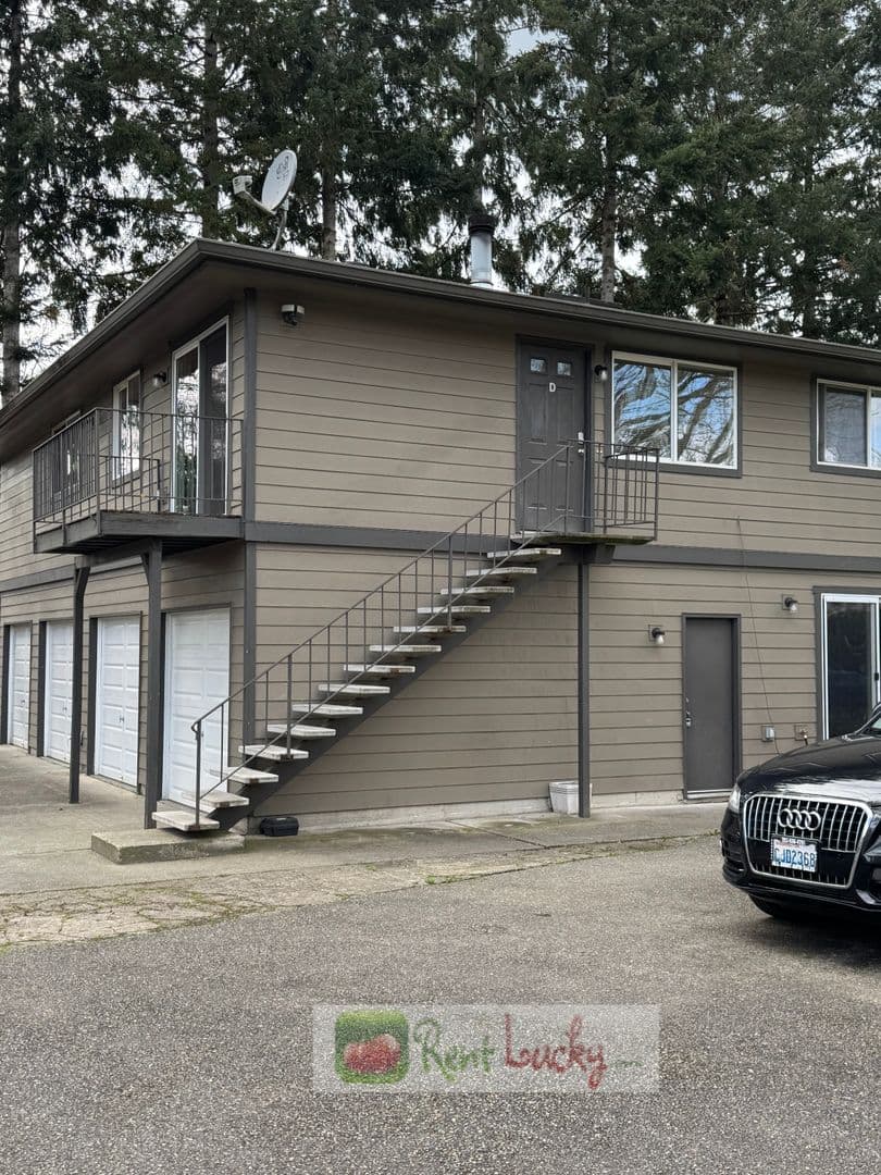Pacific Apartment: 217 Ellingson Dr.