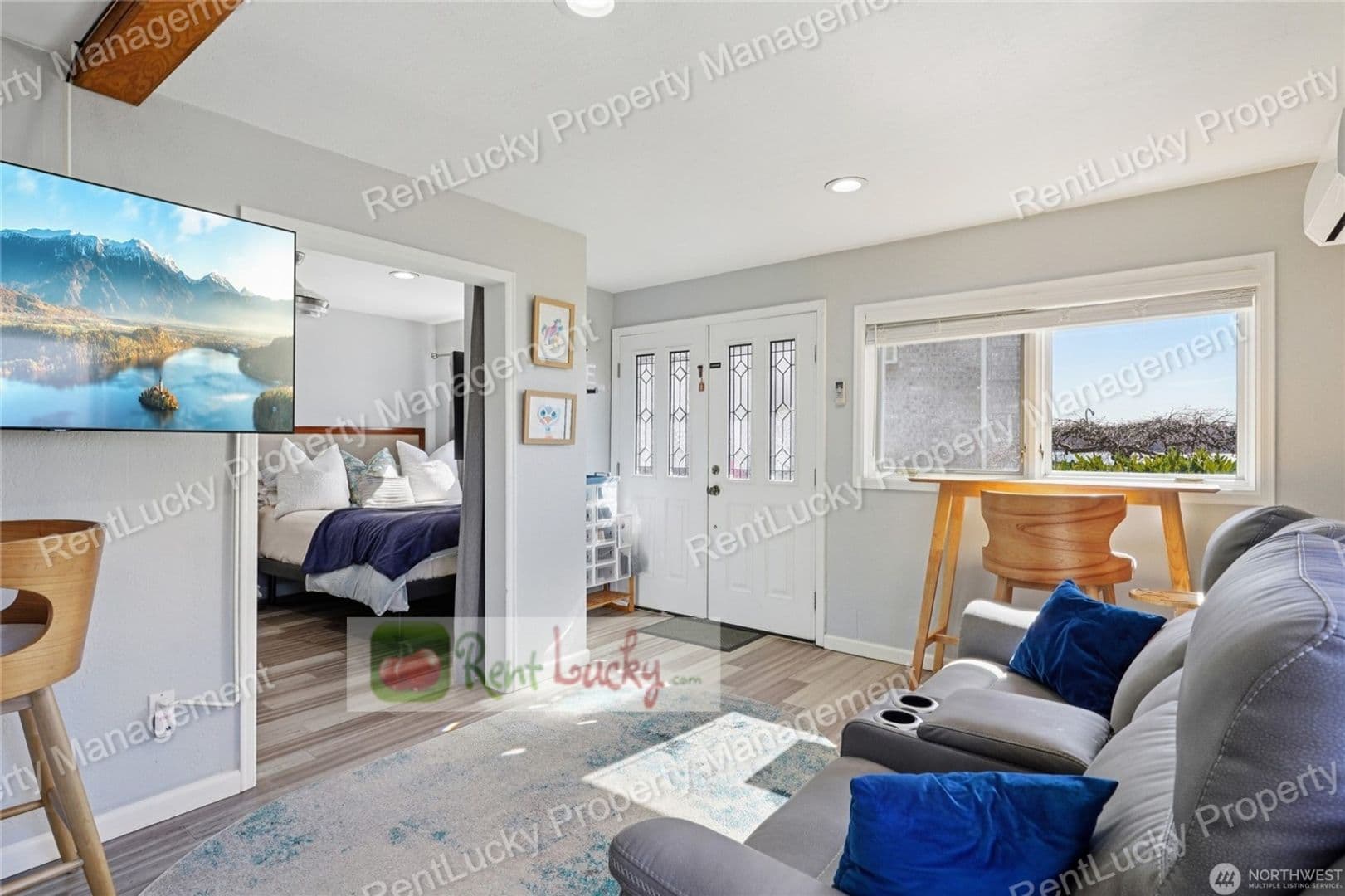 Tacoma House: 6412 E Side Dr NE