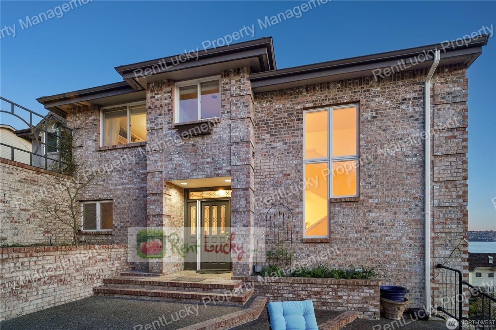Tacoma House: 6412 E Side Dr NE