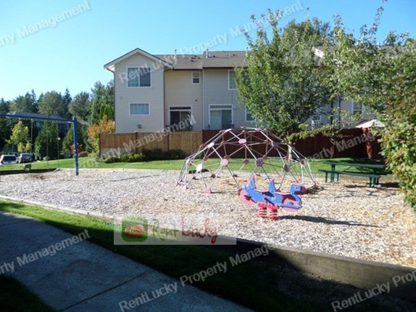 Auburn Townhome: 28700 34th Ave. S #F-1