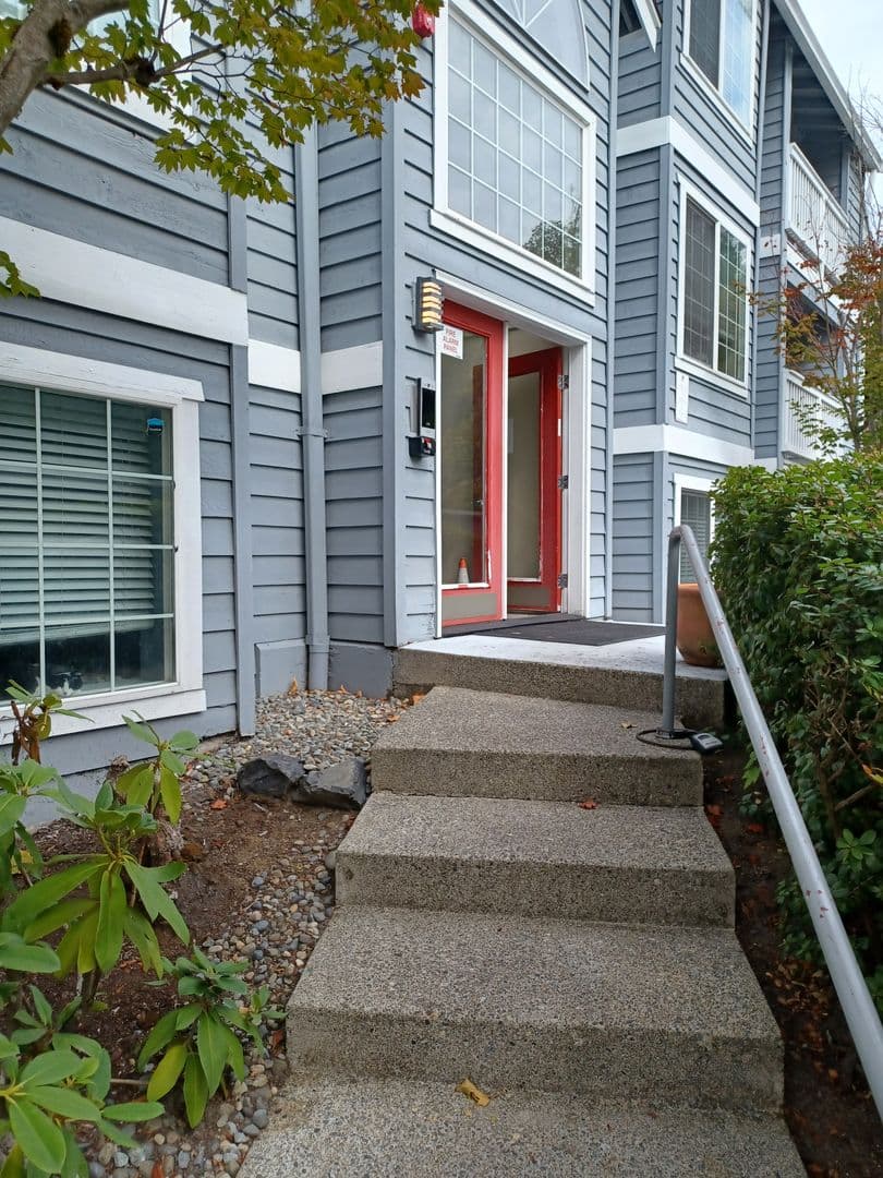 Des Moines Condo: 23410 18th Ave S