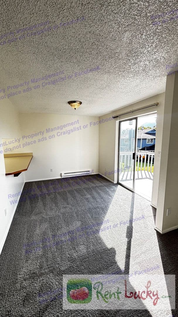 Enumclaw Apartment: 2612 Laukala Pl - Unit A