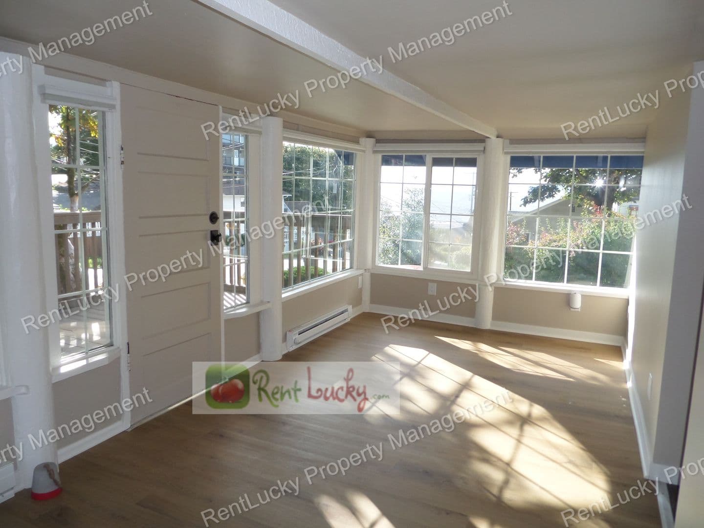 Des Moines House: 916 S 281st St