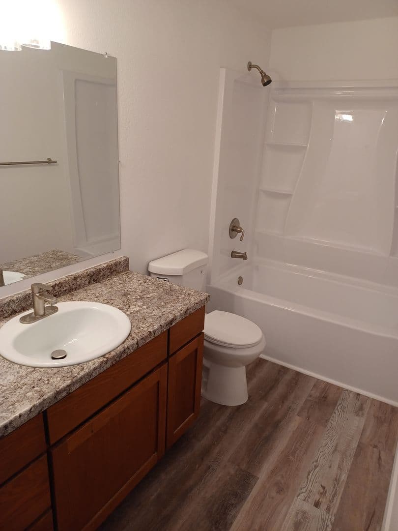 Snoqualmie Apartment: 38575 SE Newton St