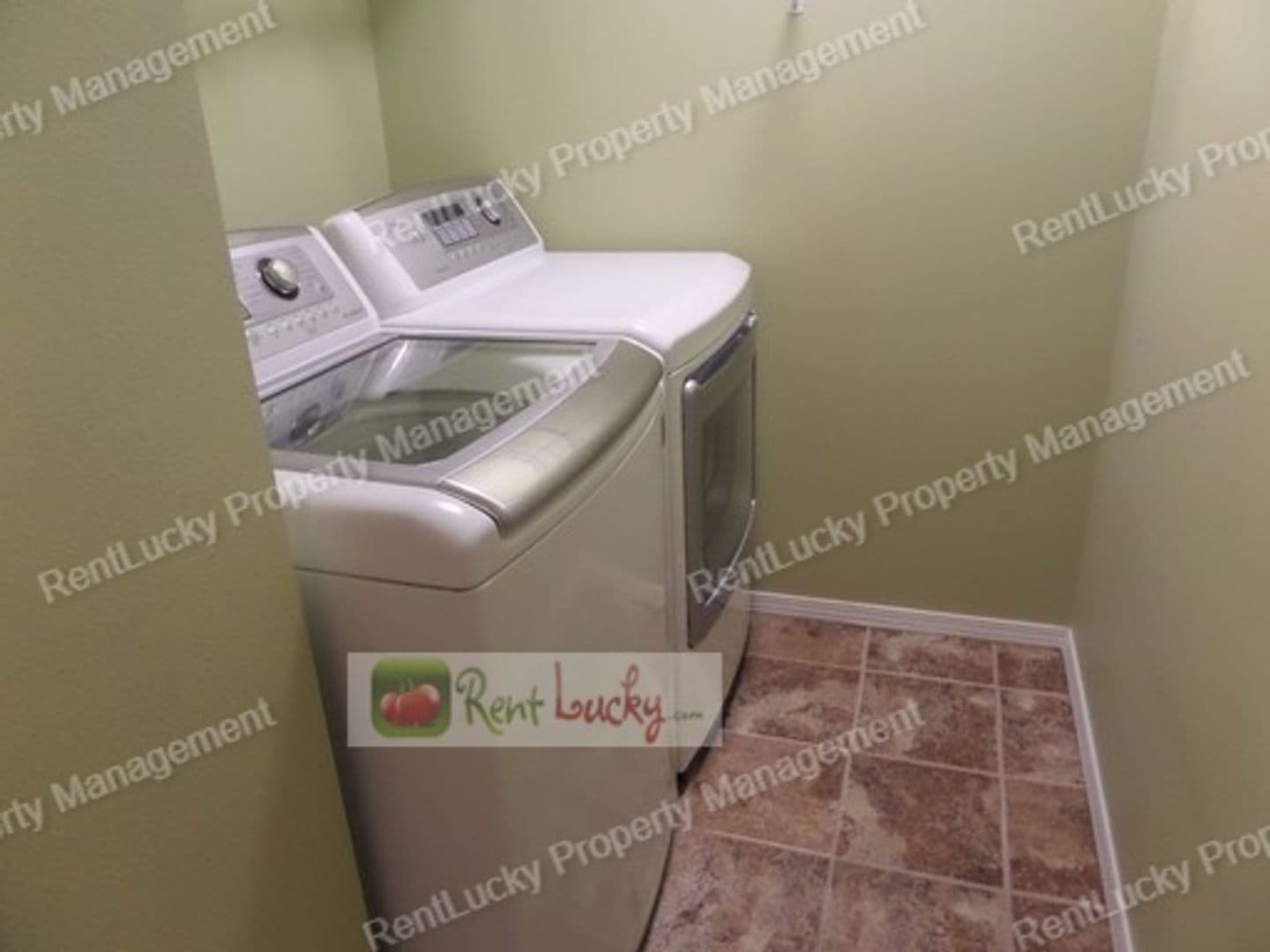Auburn Townhome: 28700 34th Ave. S #F-1