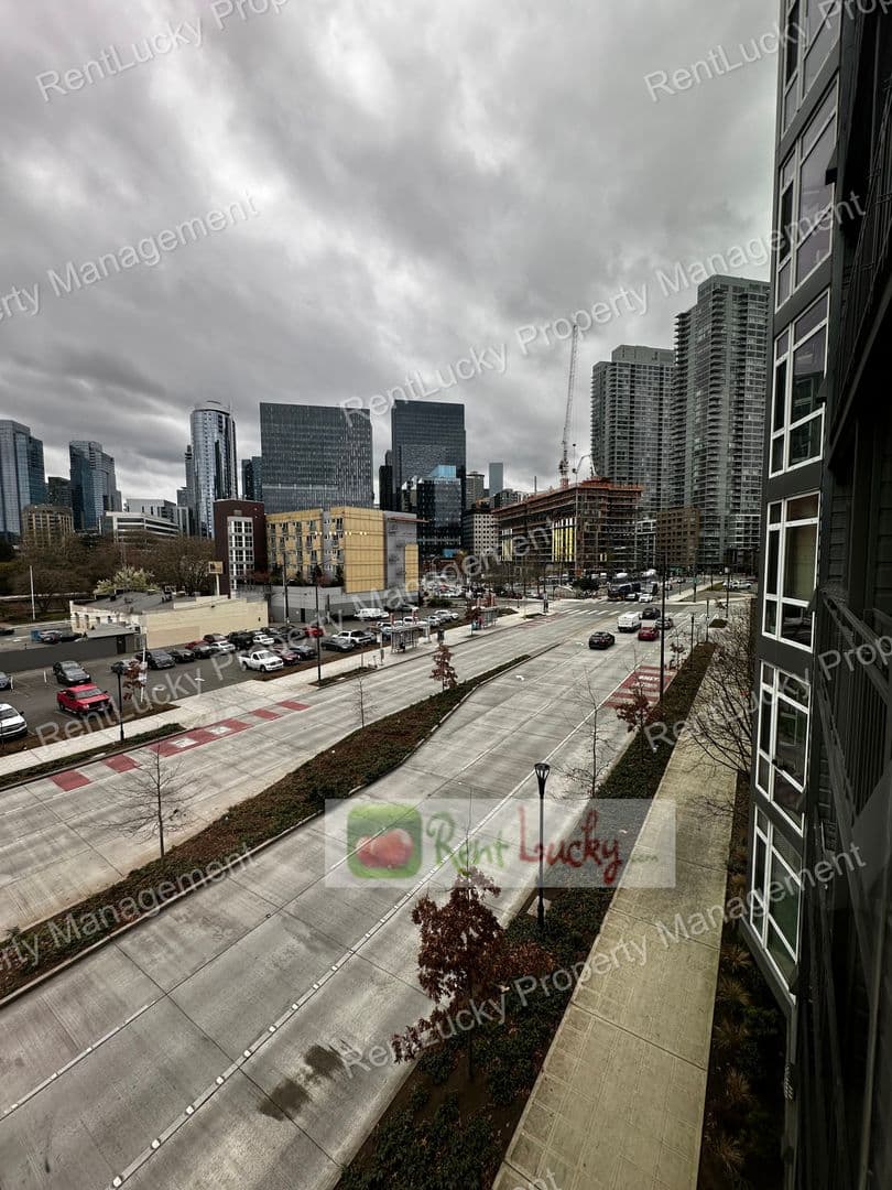 Seattle Condo: 699 John St, Unit #419