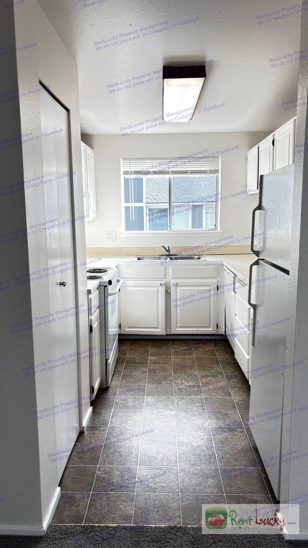 Enumclaw Apartment: 2612 Laukala Pl - Unit A
