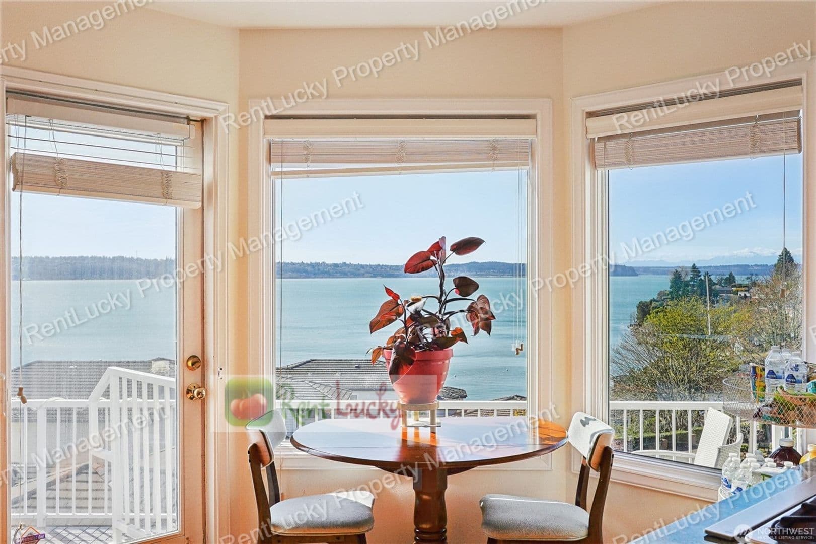 Tacoma House: 6412 E Side Dr NE