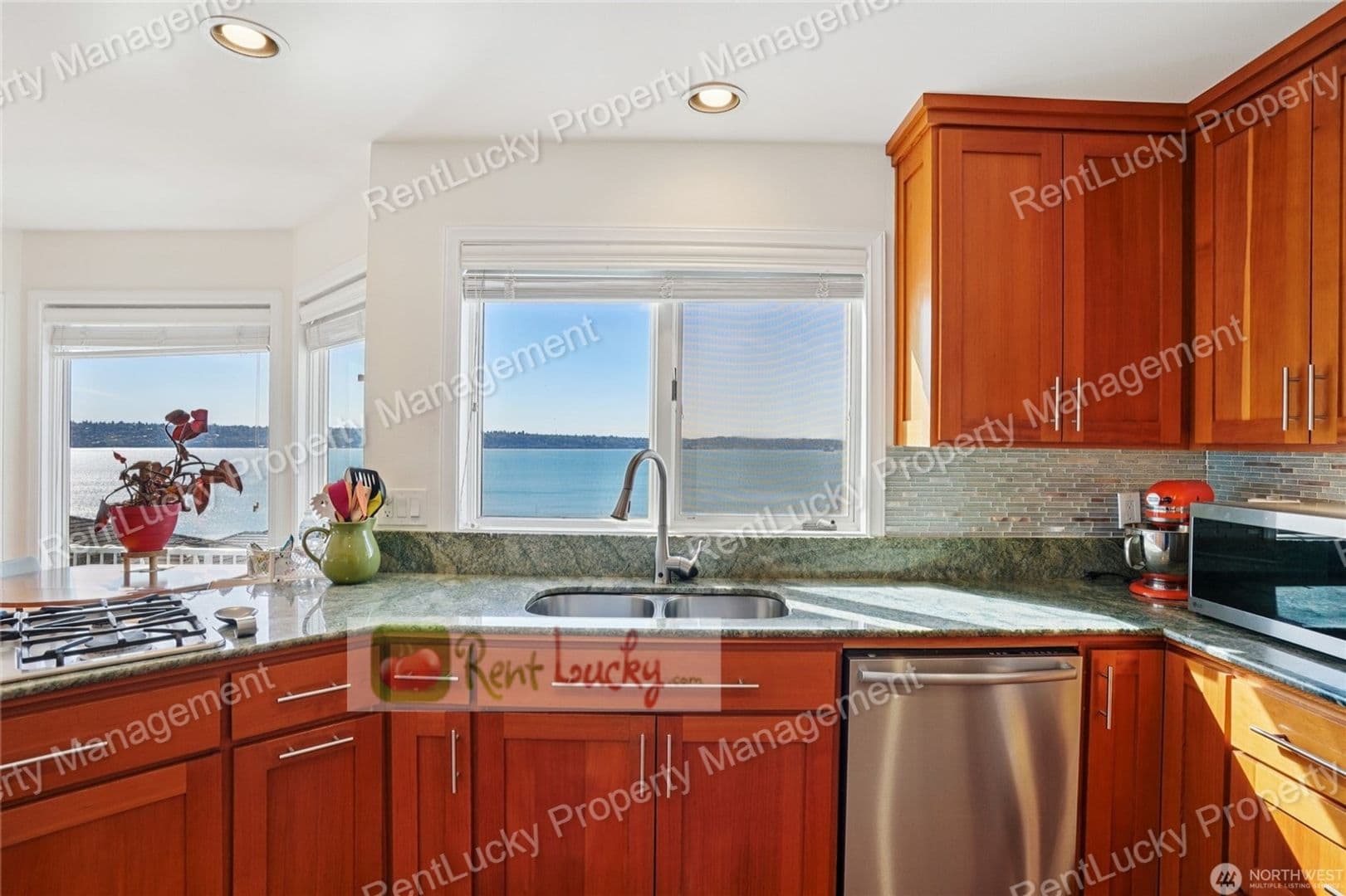 Tacoma House: 6412 E Side Dr NE