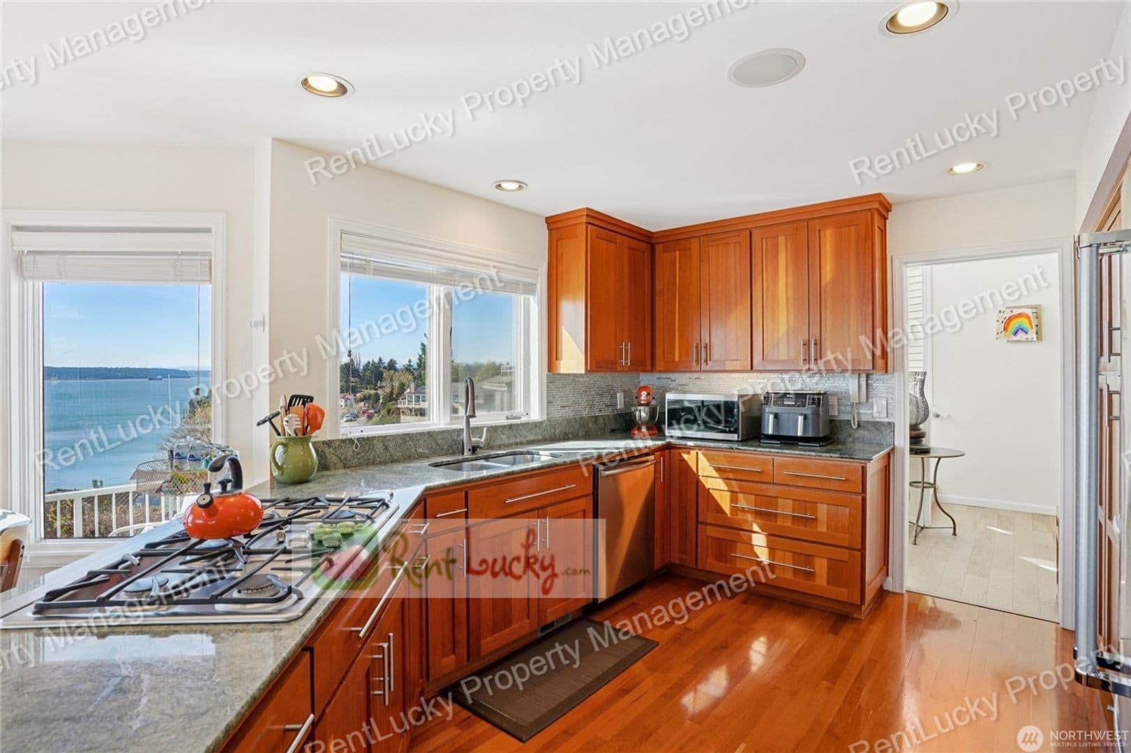 Tacoma House: 6412 E Side Dr NE