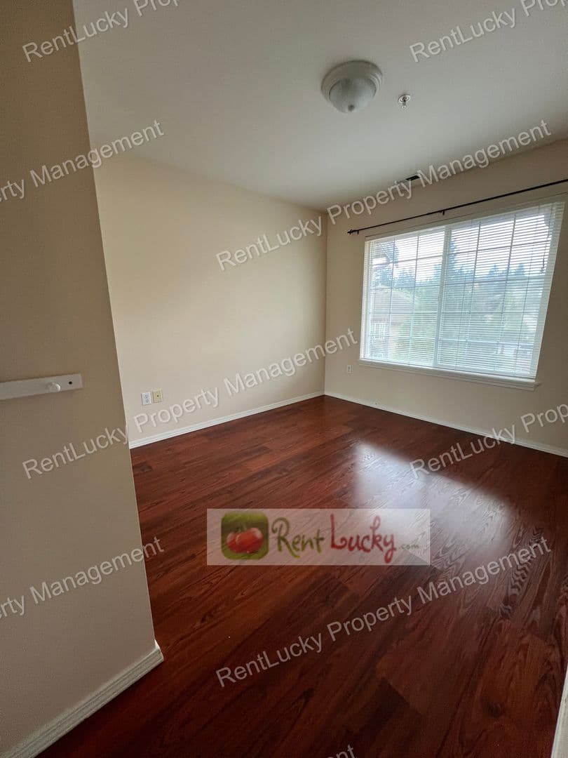 Auburn Townhome: 28700 34th Ave. S #F-1